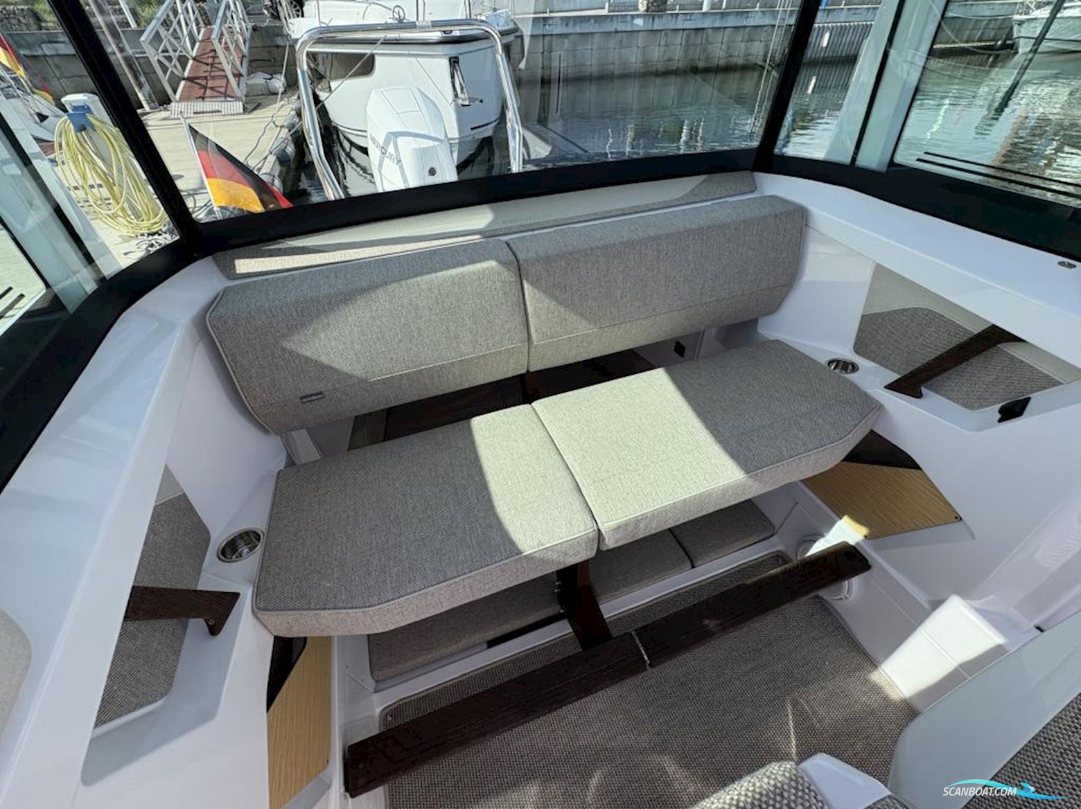 AXOPAR 29 Cross Cabin