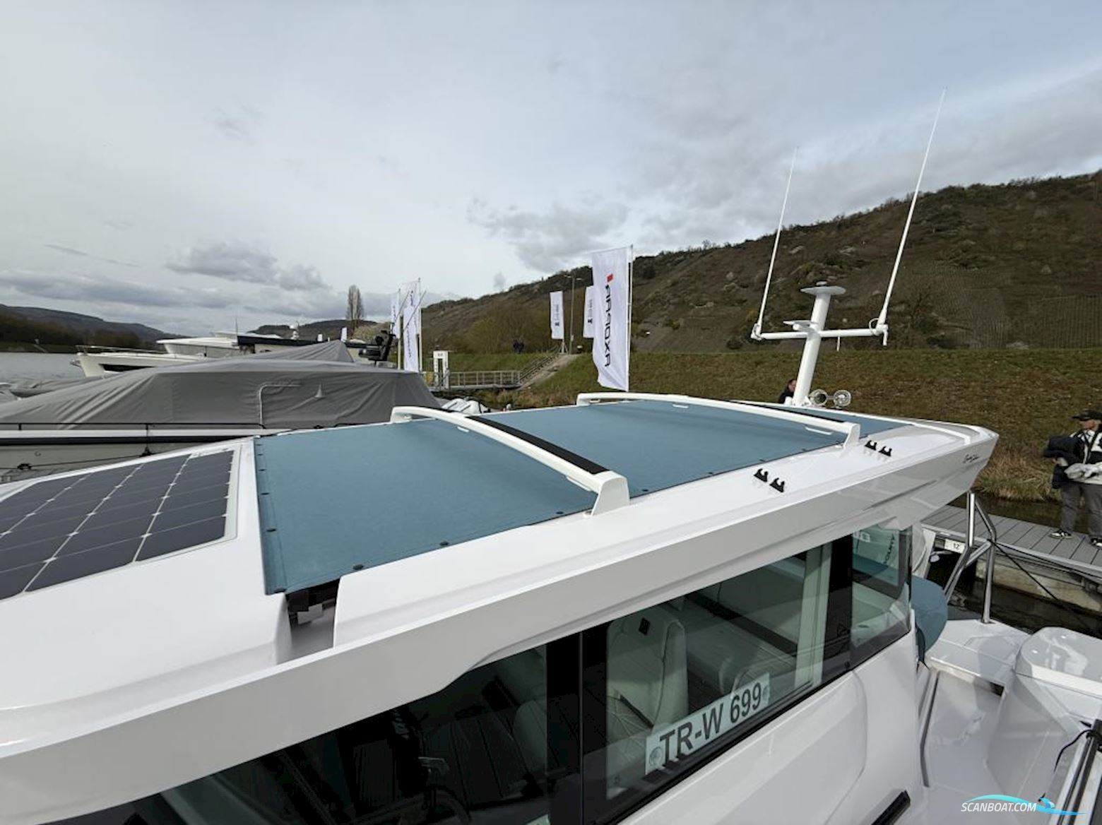 Axopar 29 Cross Cabin