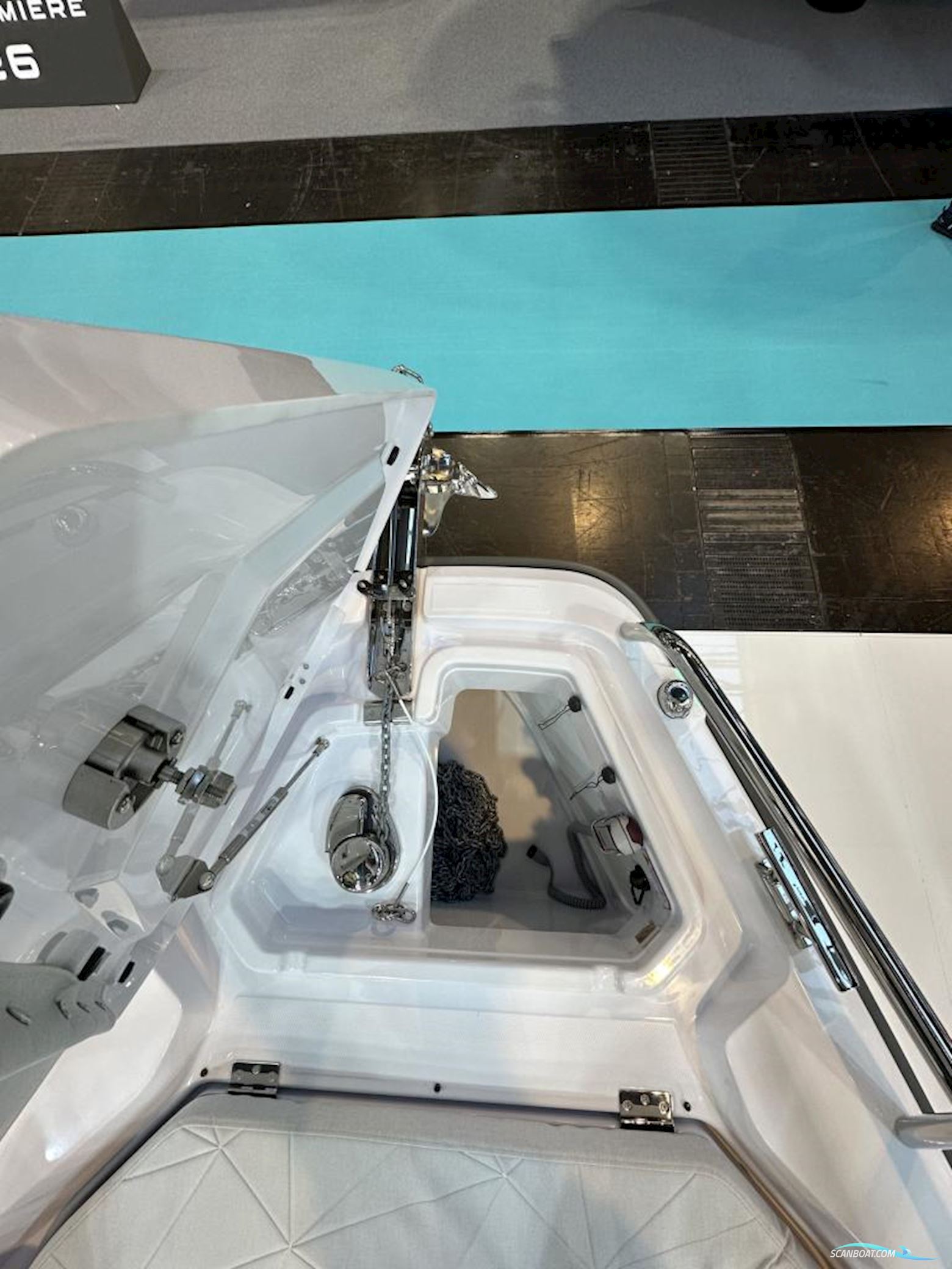 Axopar 29 Cross Cabin