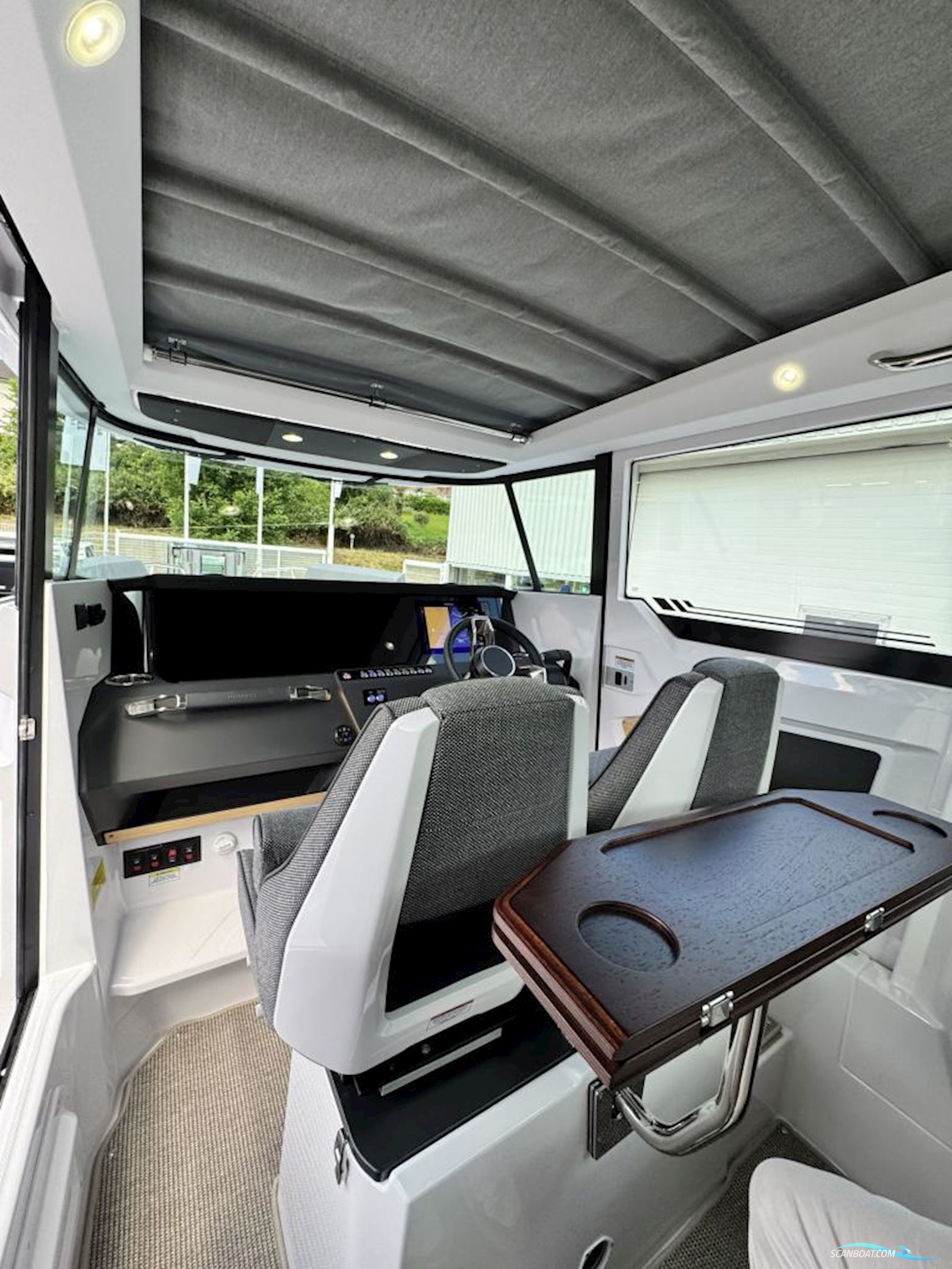Axopar 29 Cross Cabin