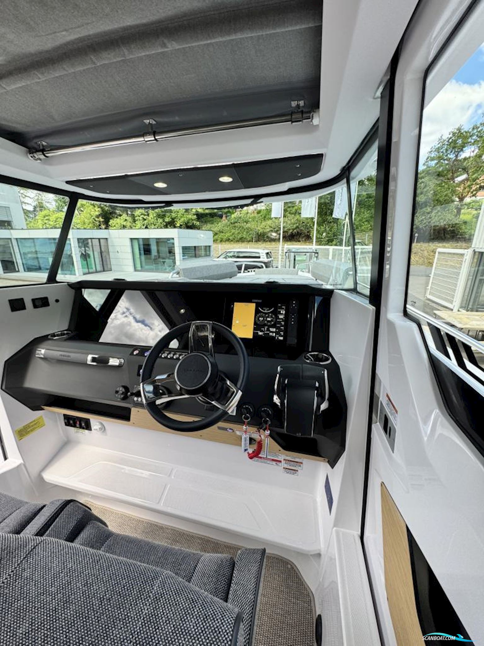 Axopar 29 Cross Cabin