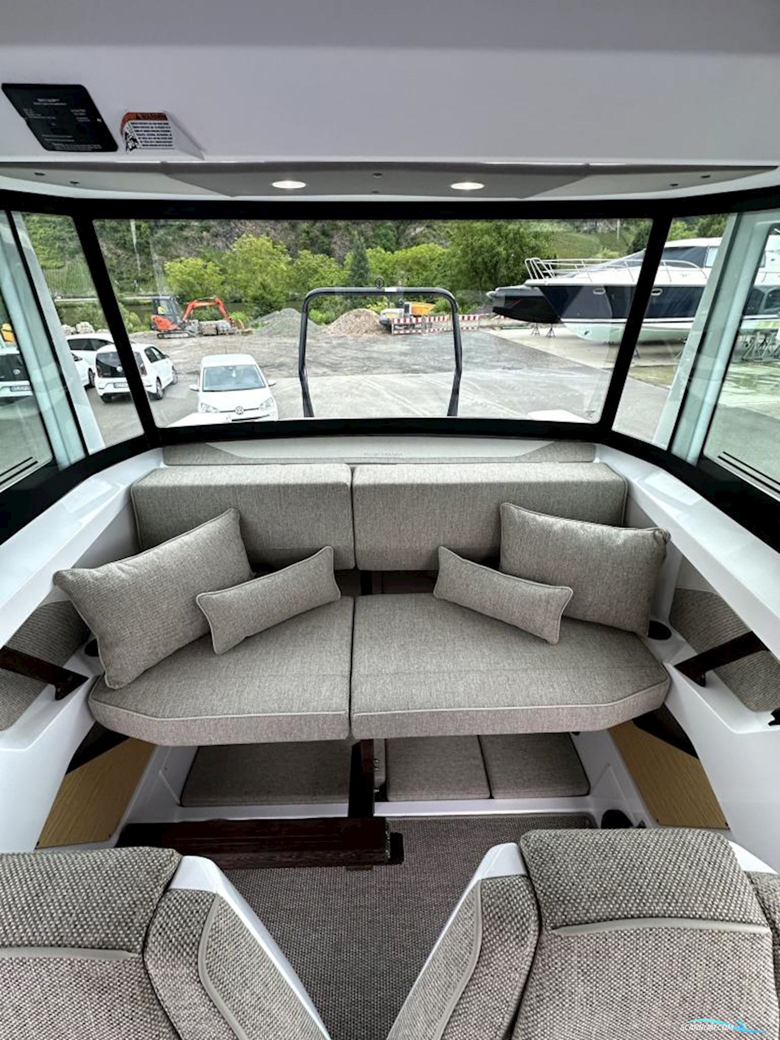 Axopar 29 XC Cross Cabin