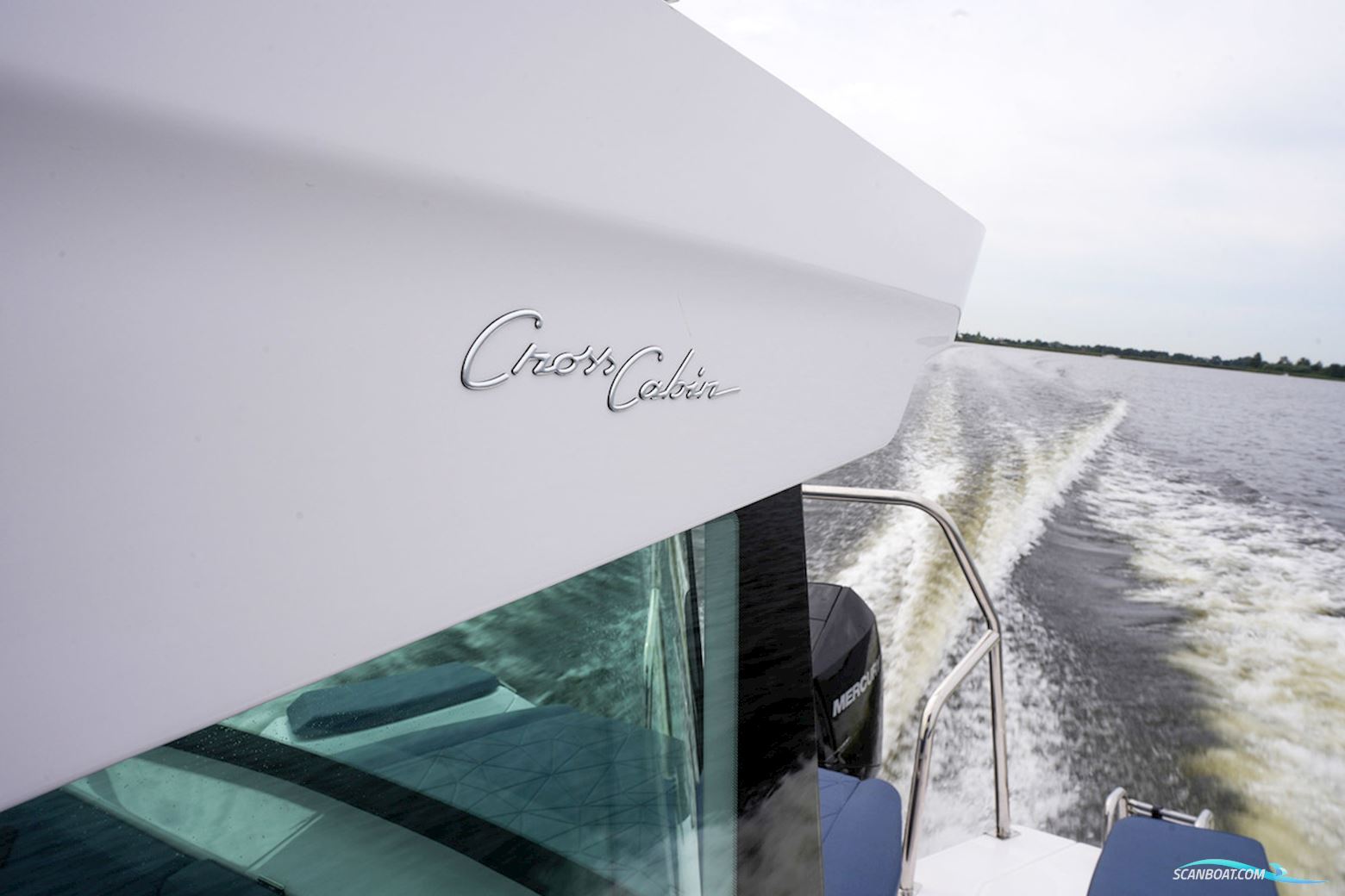 AXOPAR 29 XC Cross Cabin