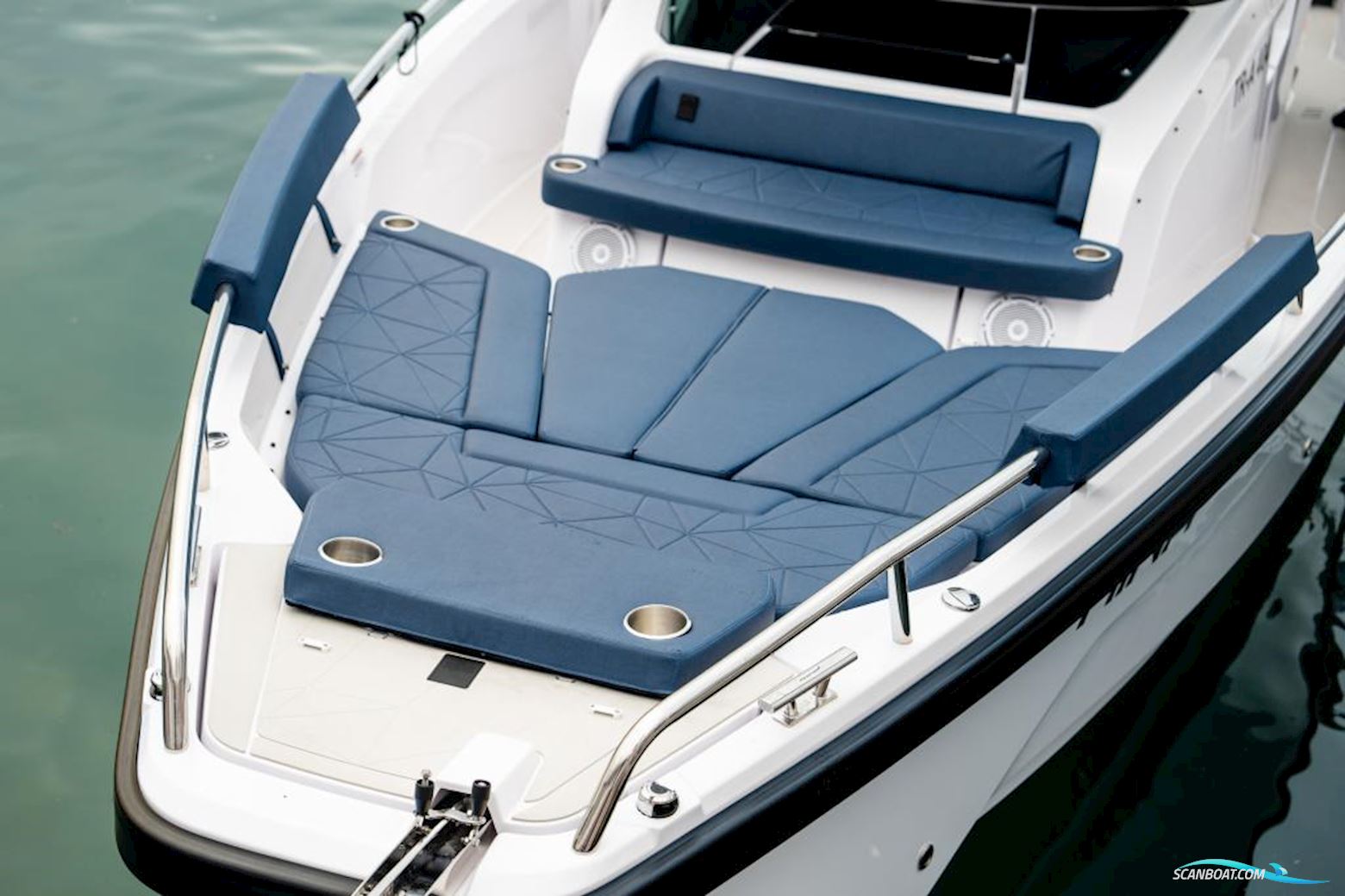 Axopar 29 XC Cross Cabin