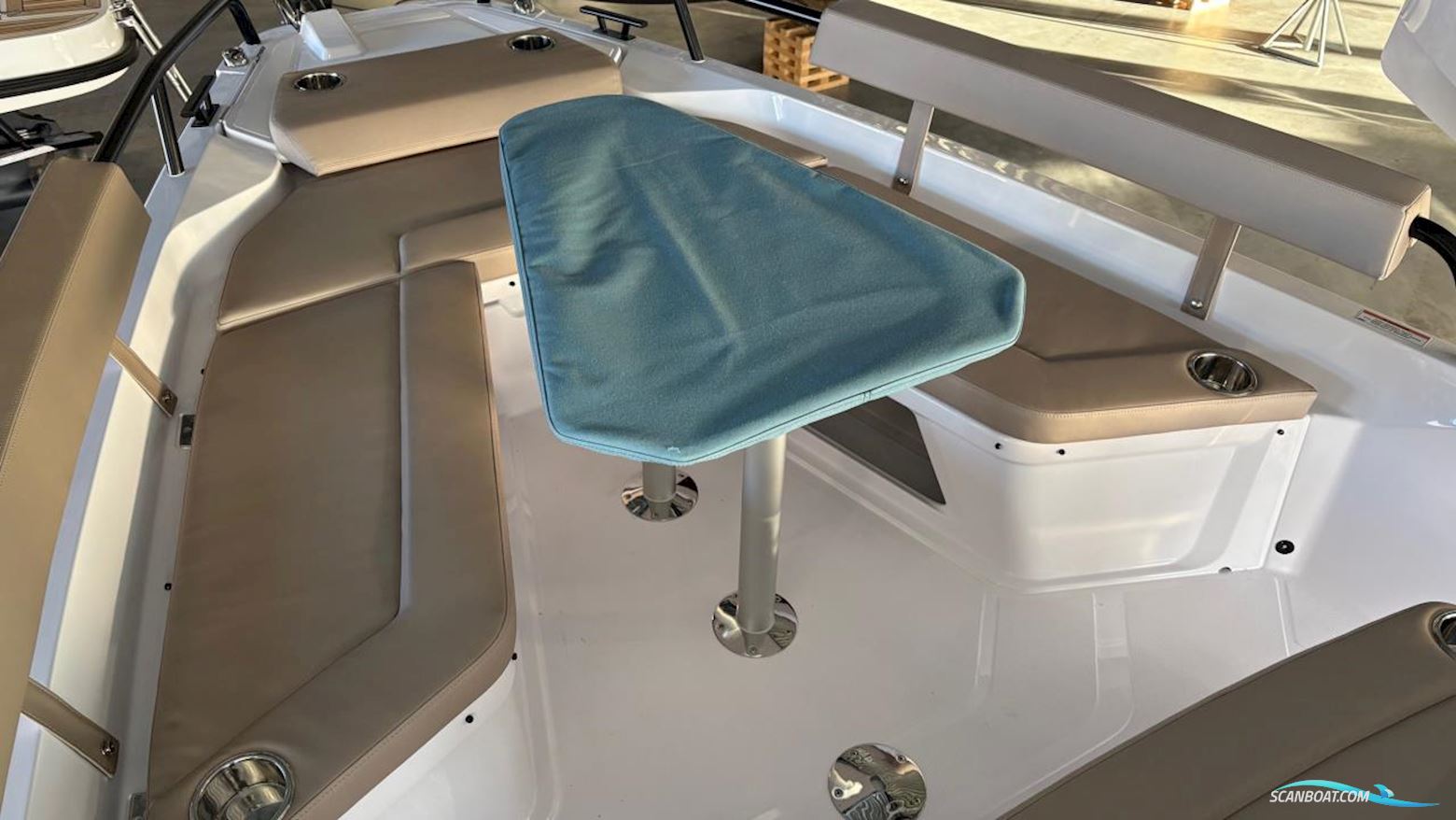 AXOPAR 29 XC Cross Cabin