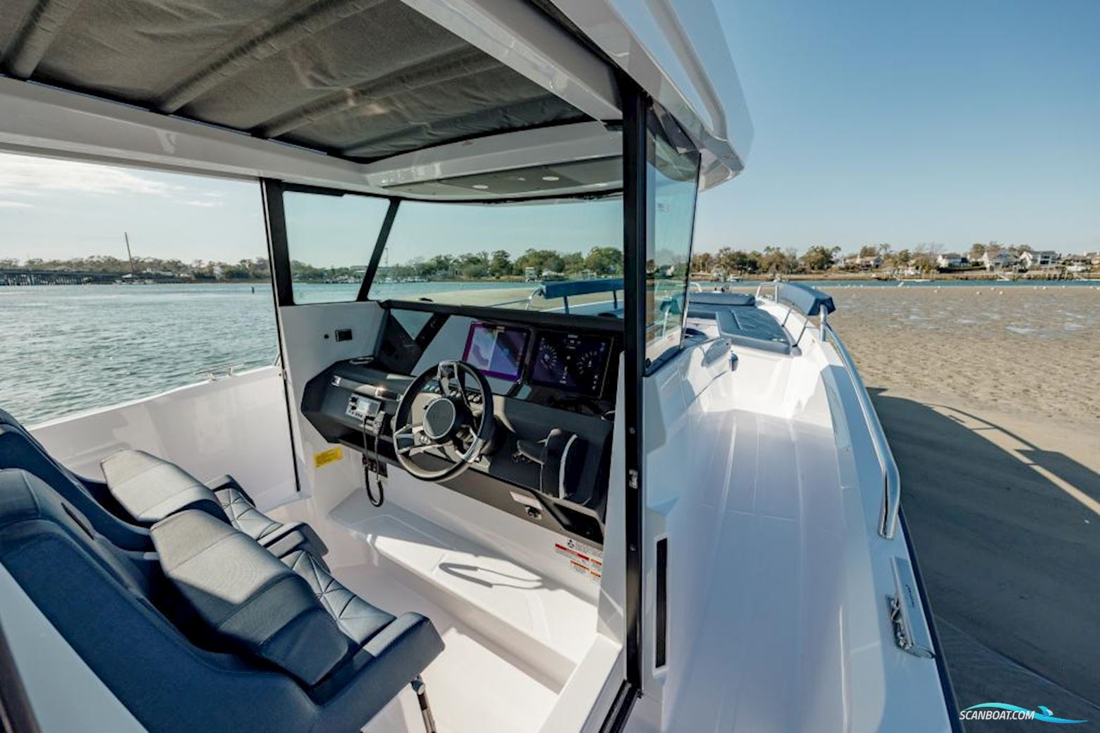 Axopar 29 XC Cross Cabin
