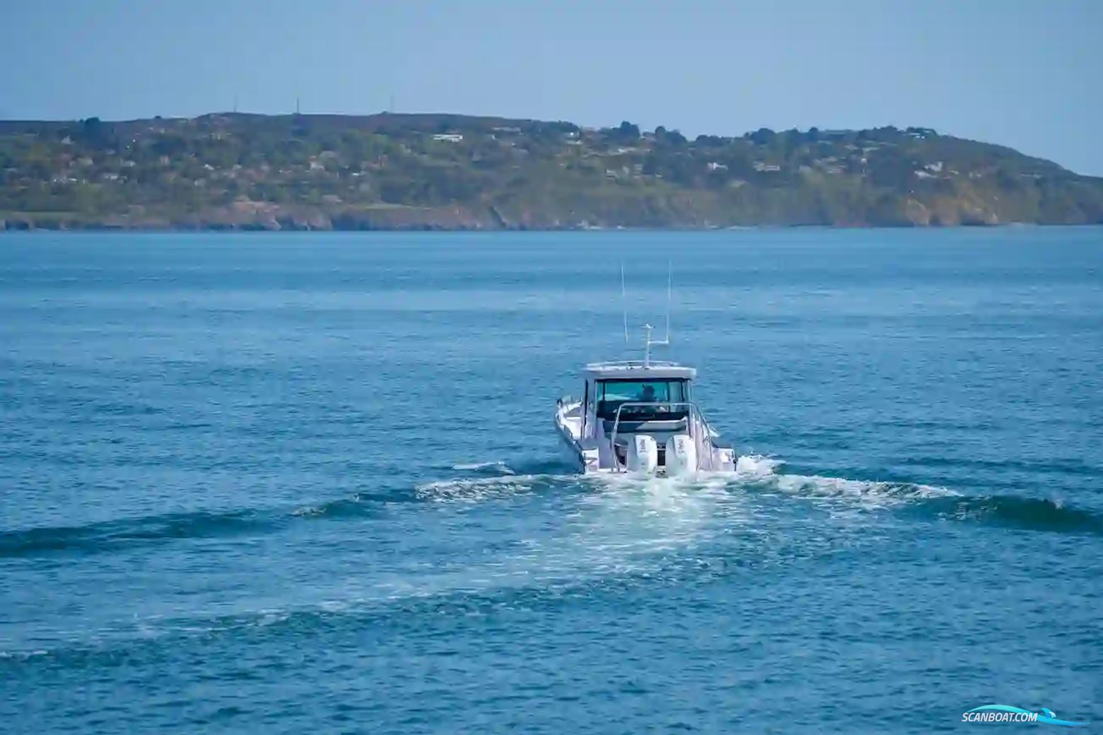 Axopar 29 XC Cross Cabin