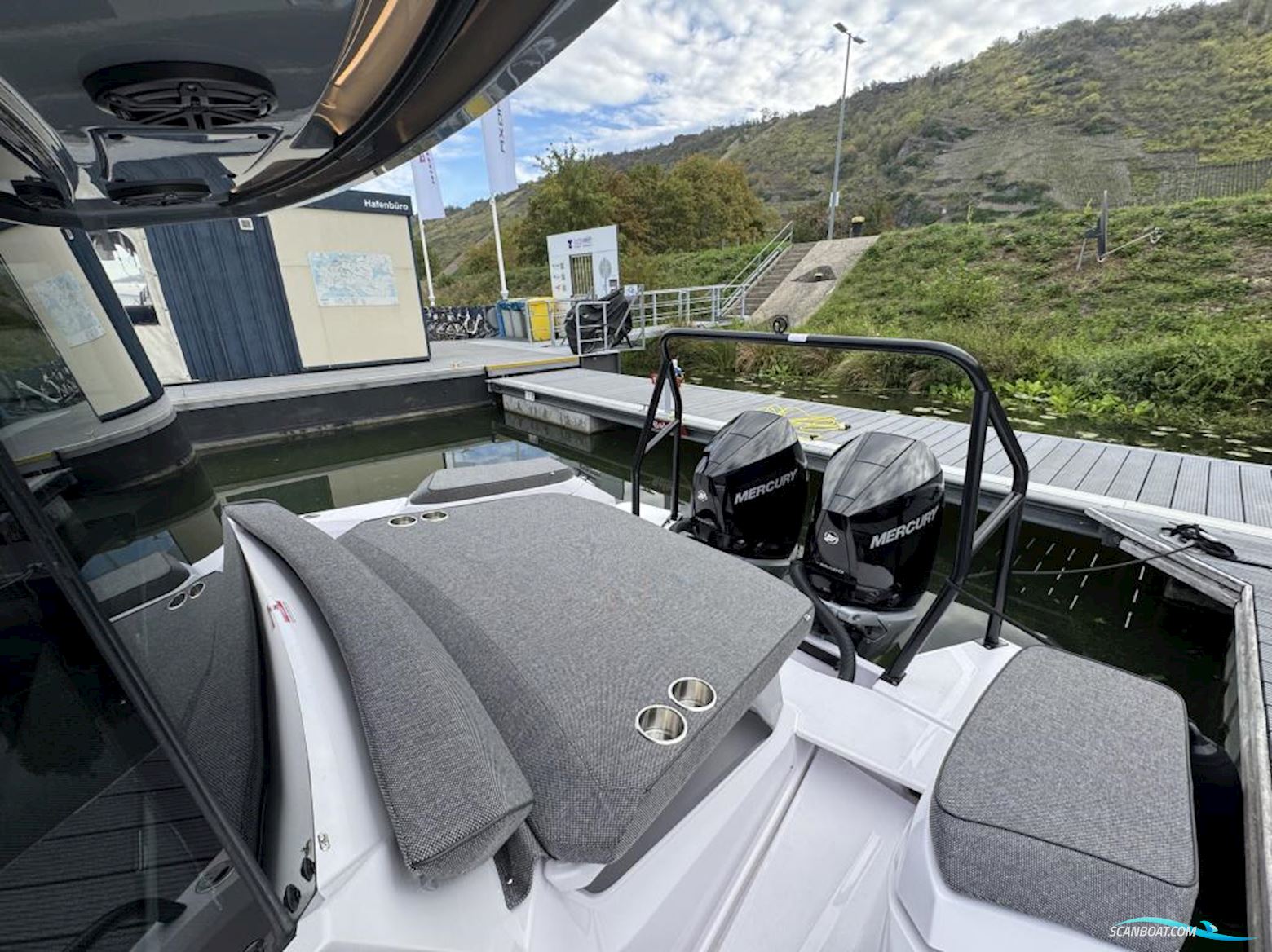 AXOPAR 29 XC Cross Cabin