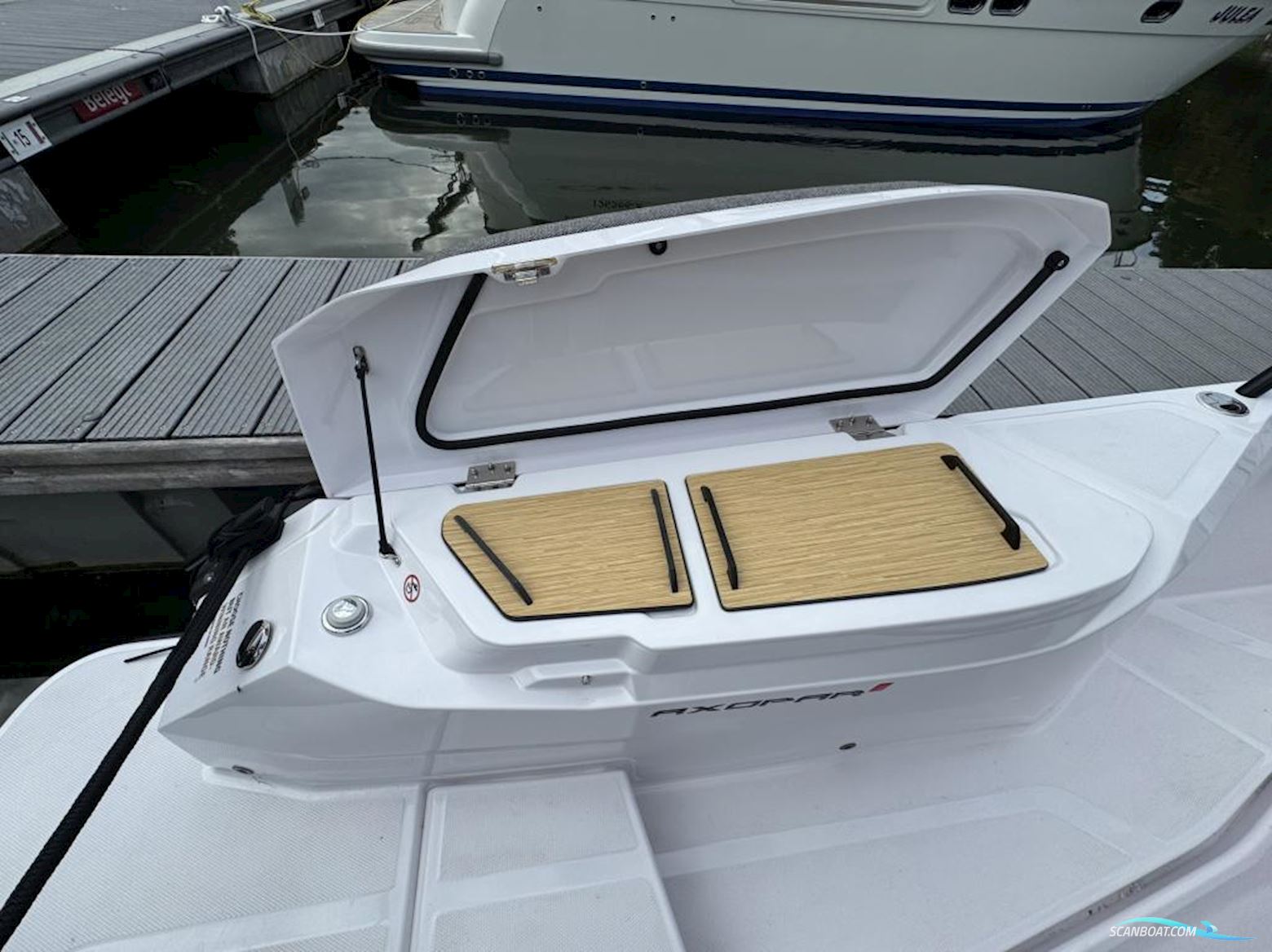 AXOPAR 29 XC Cross Cabin