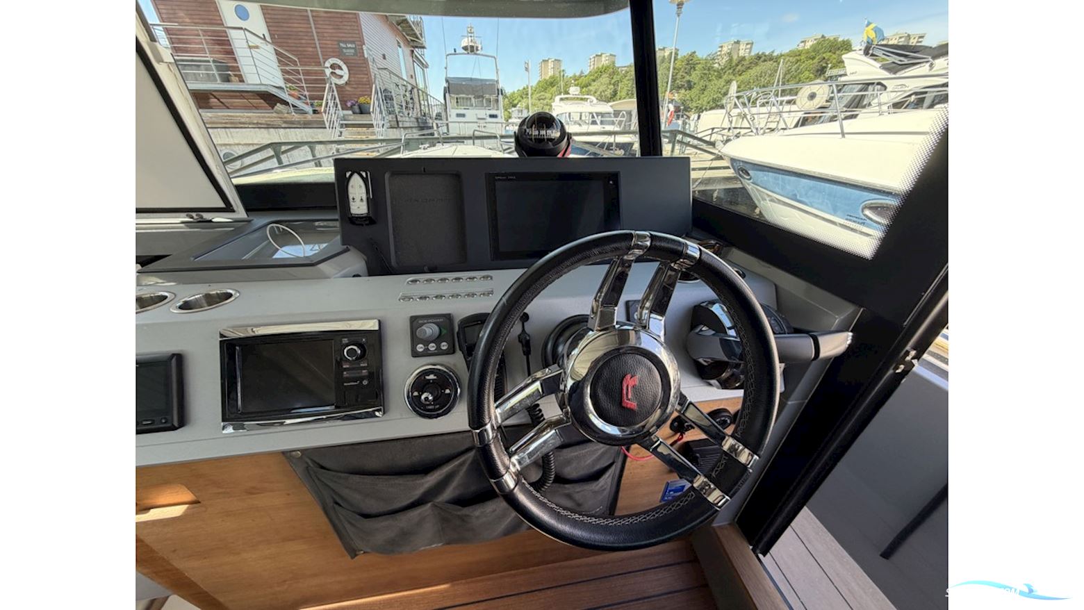 Axopar 37 Aft Cabin