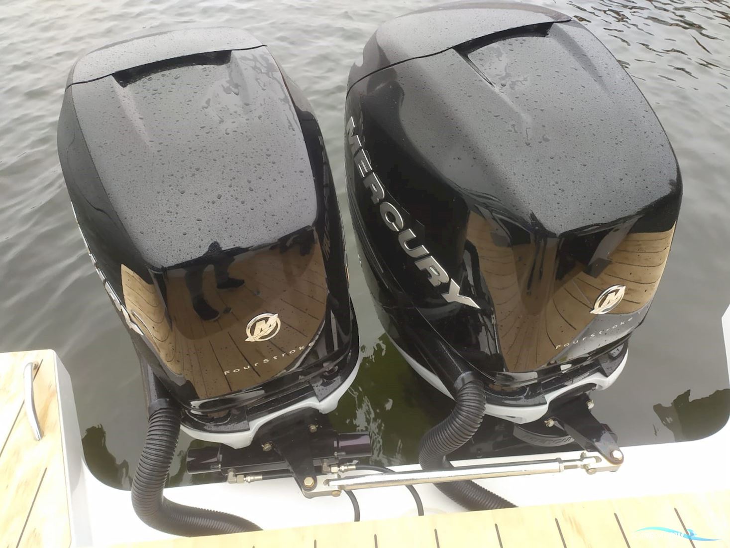 Axopar 37 Cabin