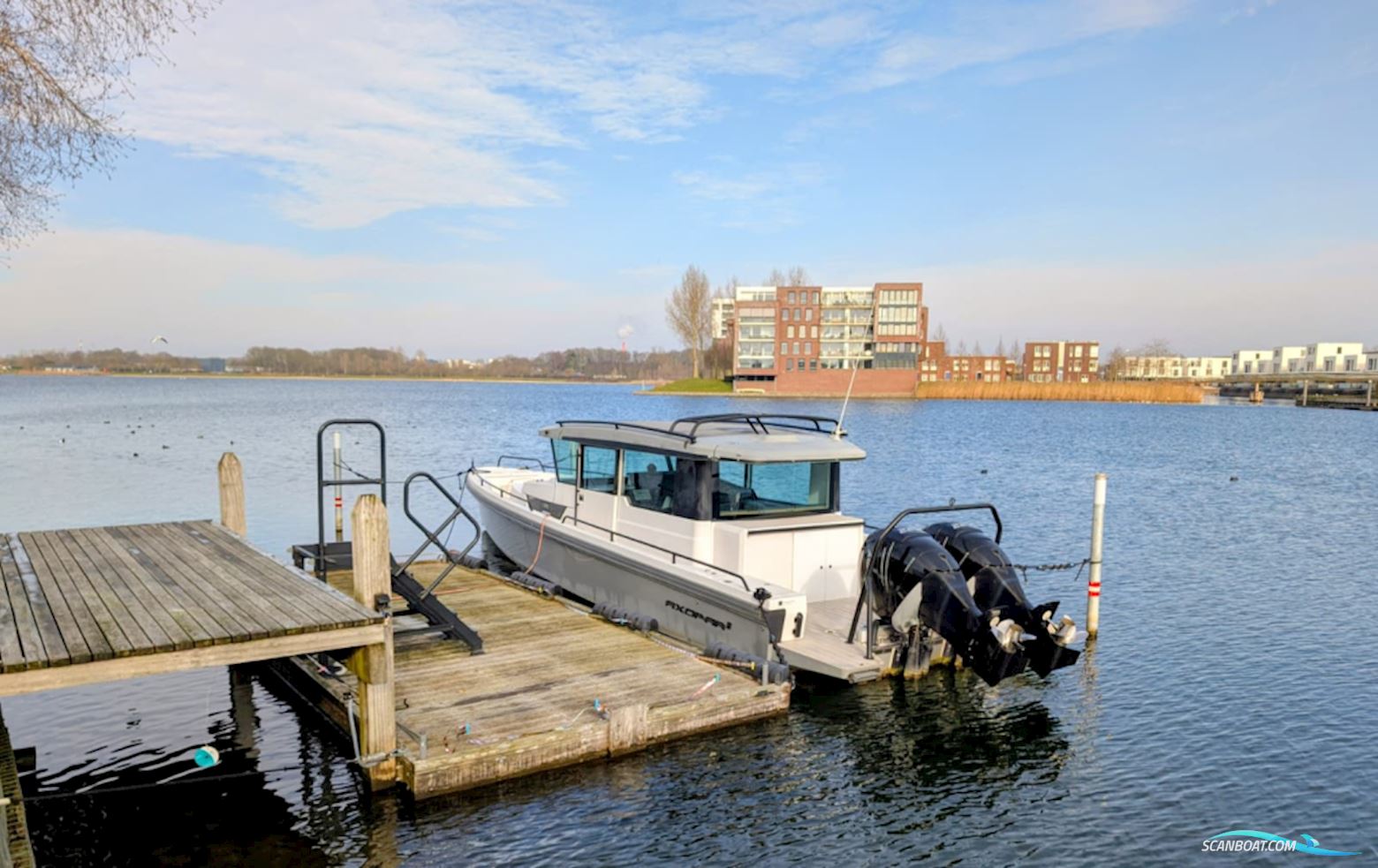 Axopar 37 Cabin