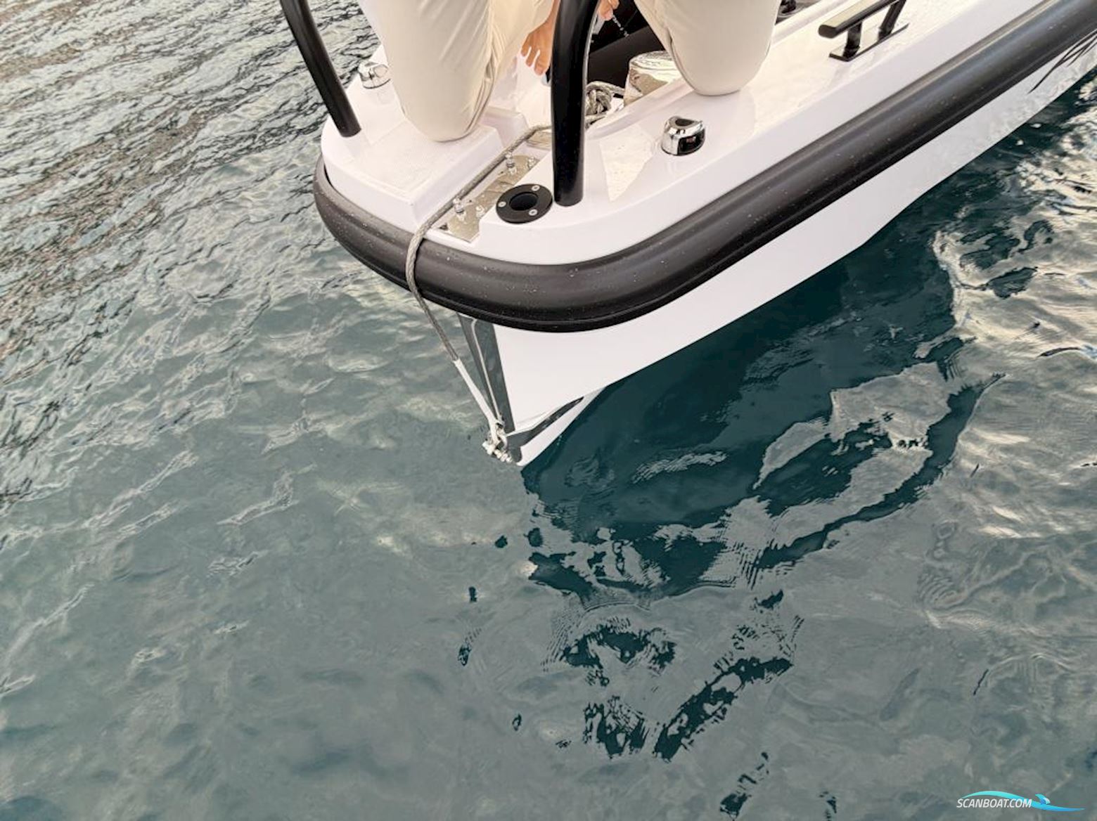Axopar 37 Cross Cabin - Reserviert