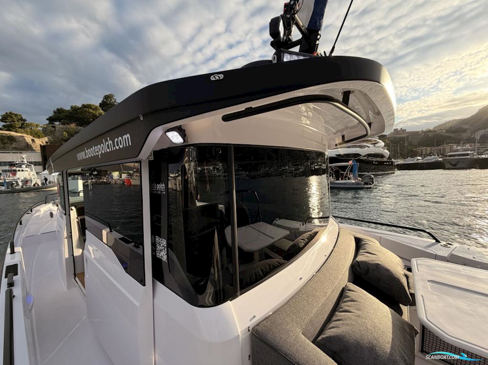 Axopar 37 Cross Cabin - Reserviert