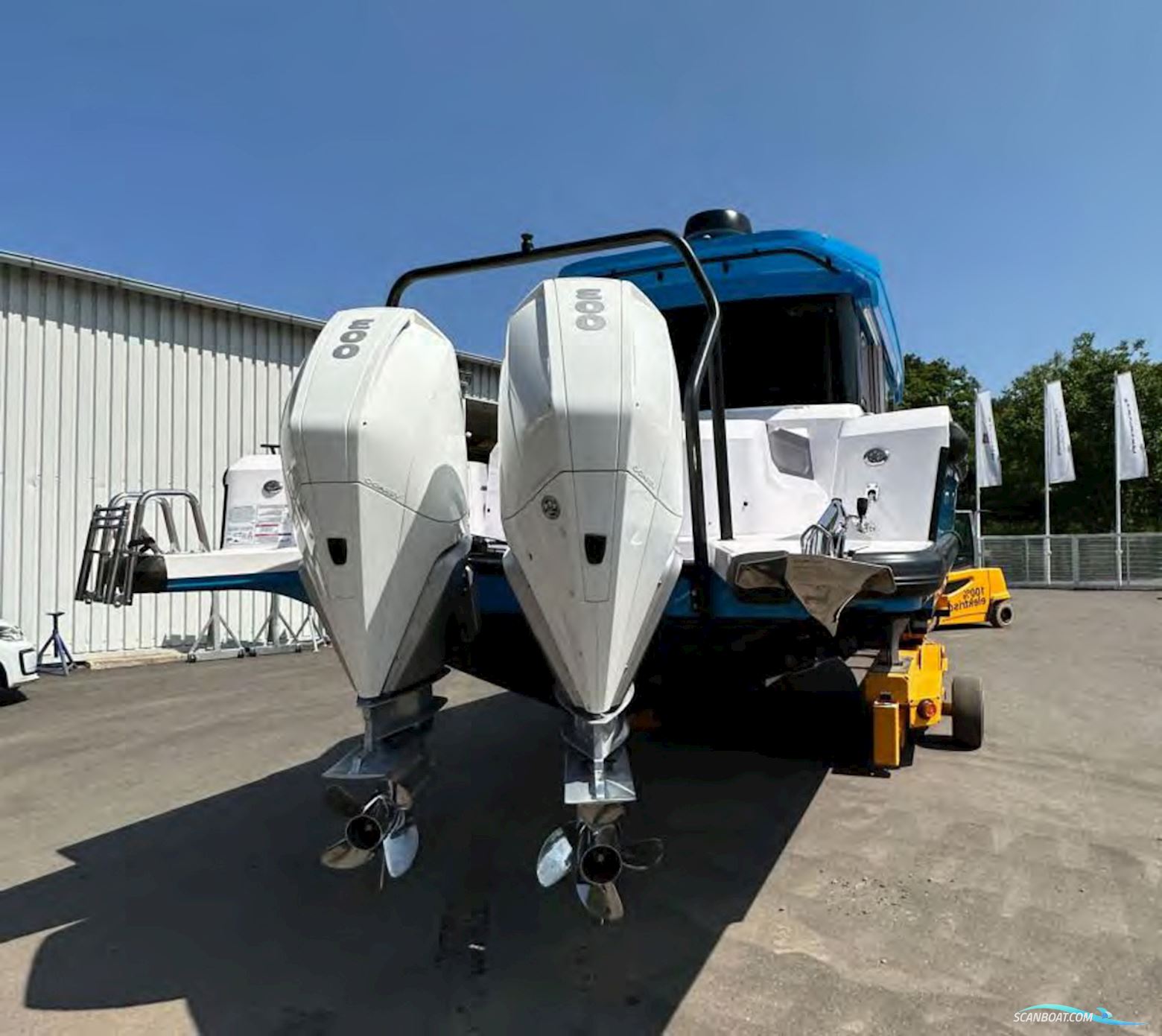 Axopar 37 Cross Cabin Brabus Line