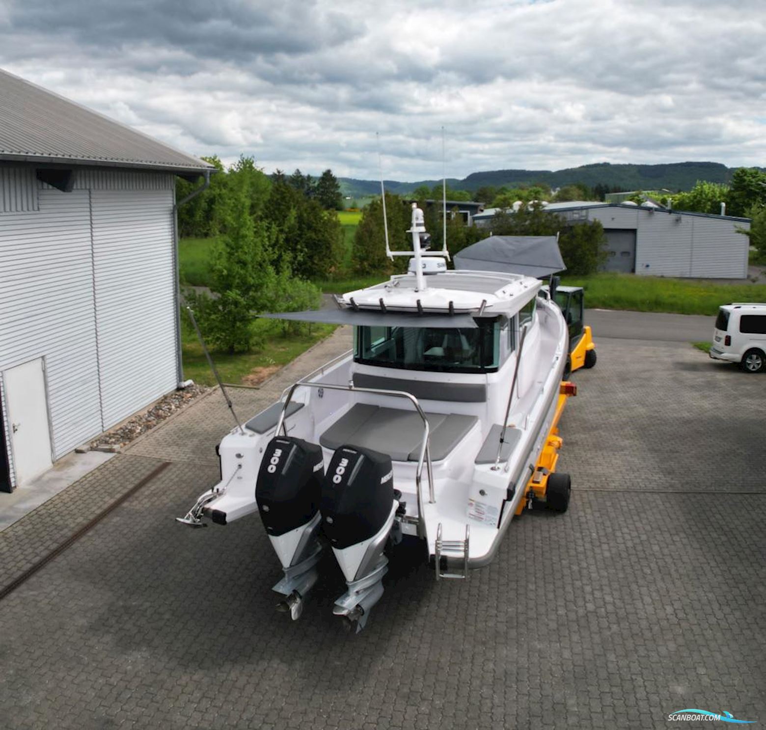 AXOPAR 37 Cross Cabin