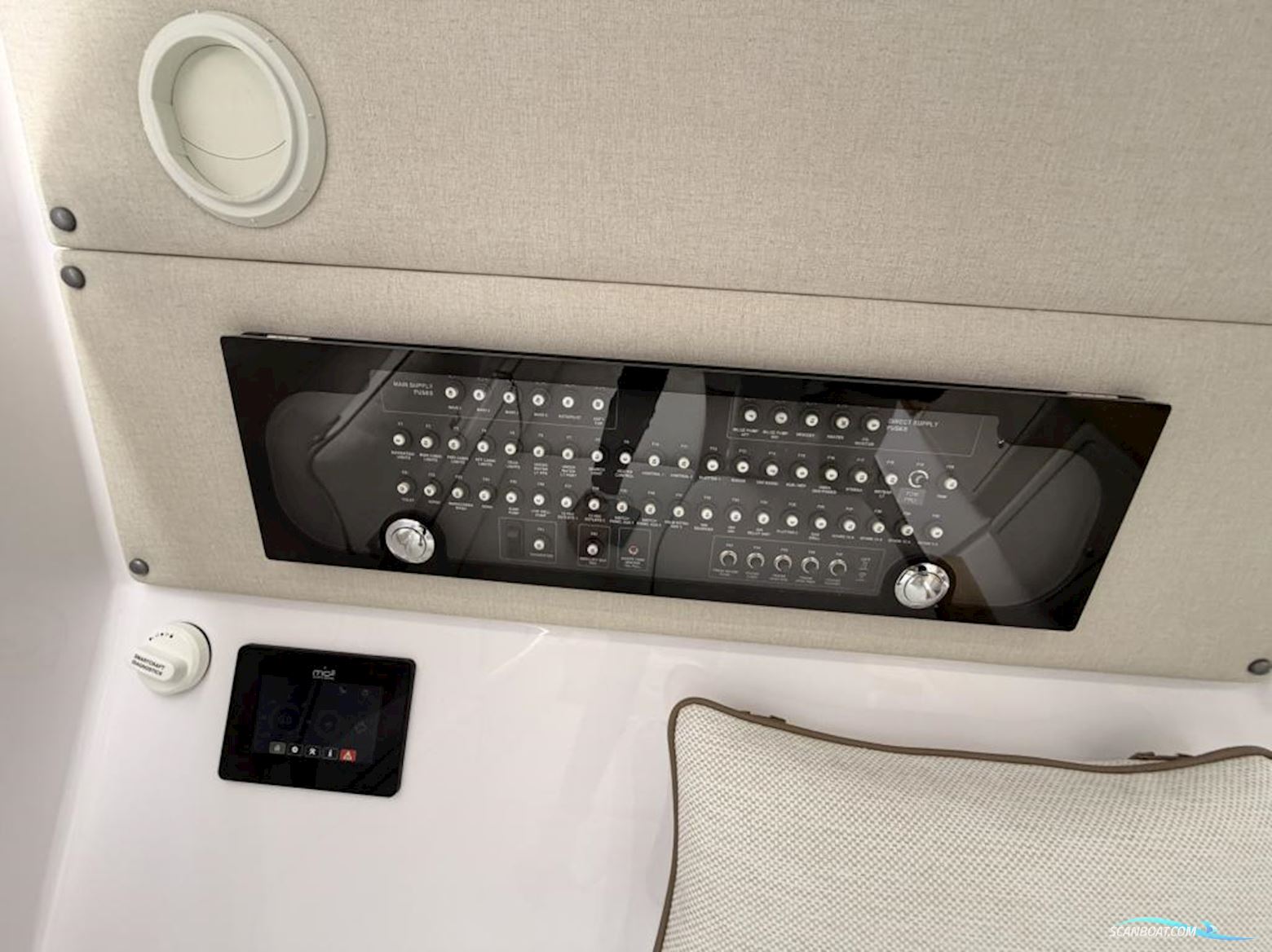 AXOPAR 37 Cross Cabin