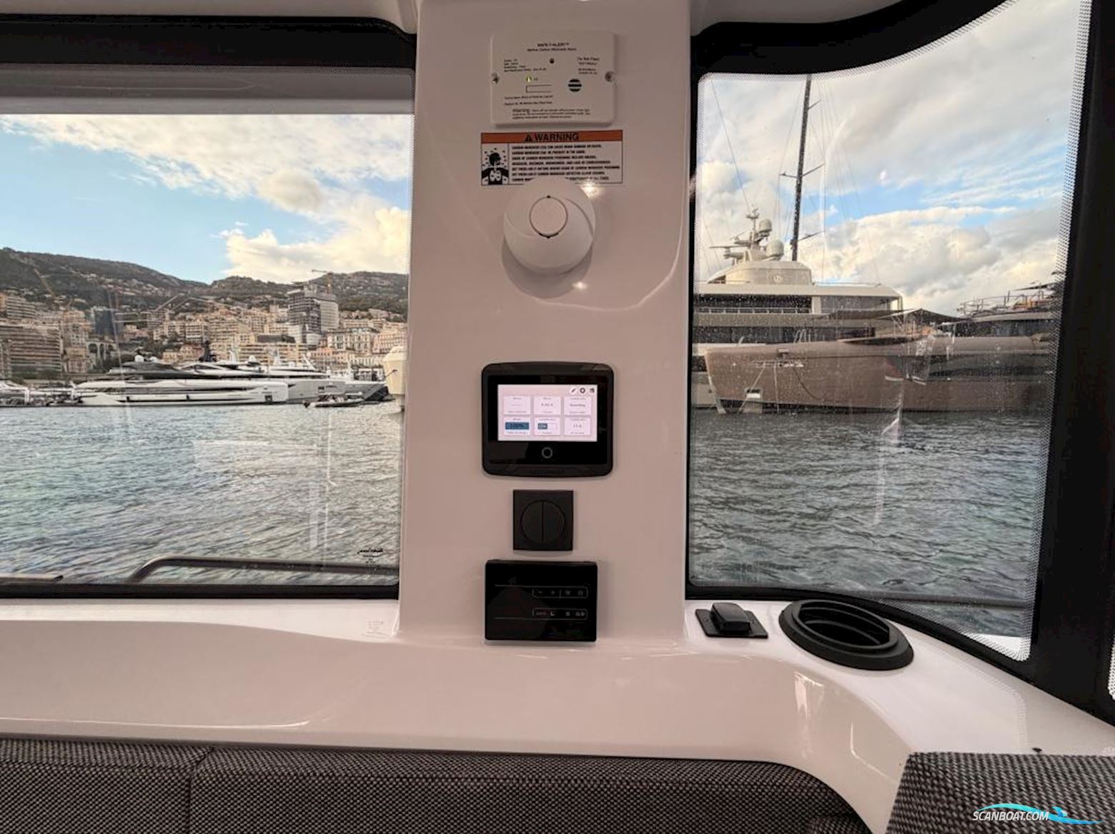 AXOPAR 37 Cross Cabin