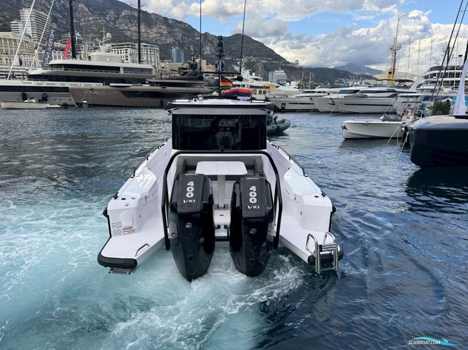 AXOPAR 37 Cross Cabin