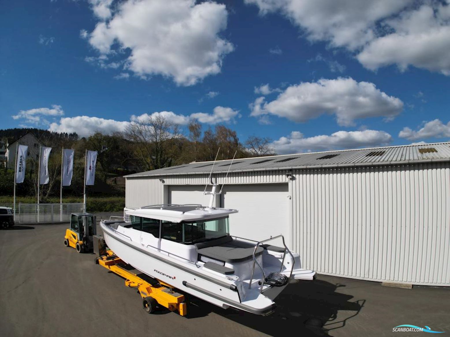 Axopar 37 Cross Cabin