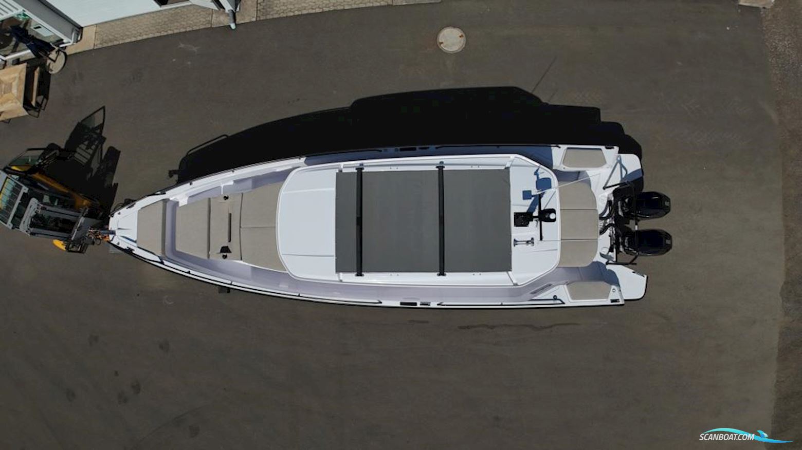 Axopar 37 Cross Cabin