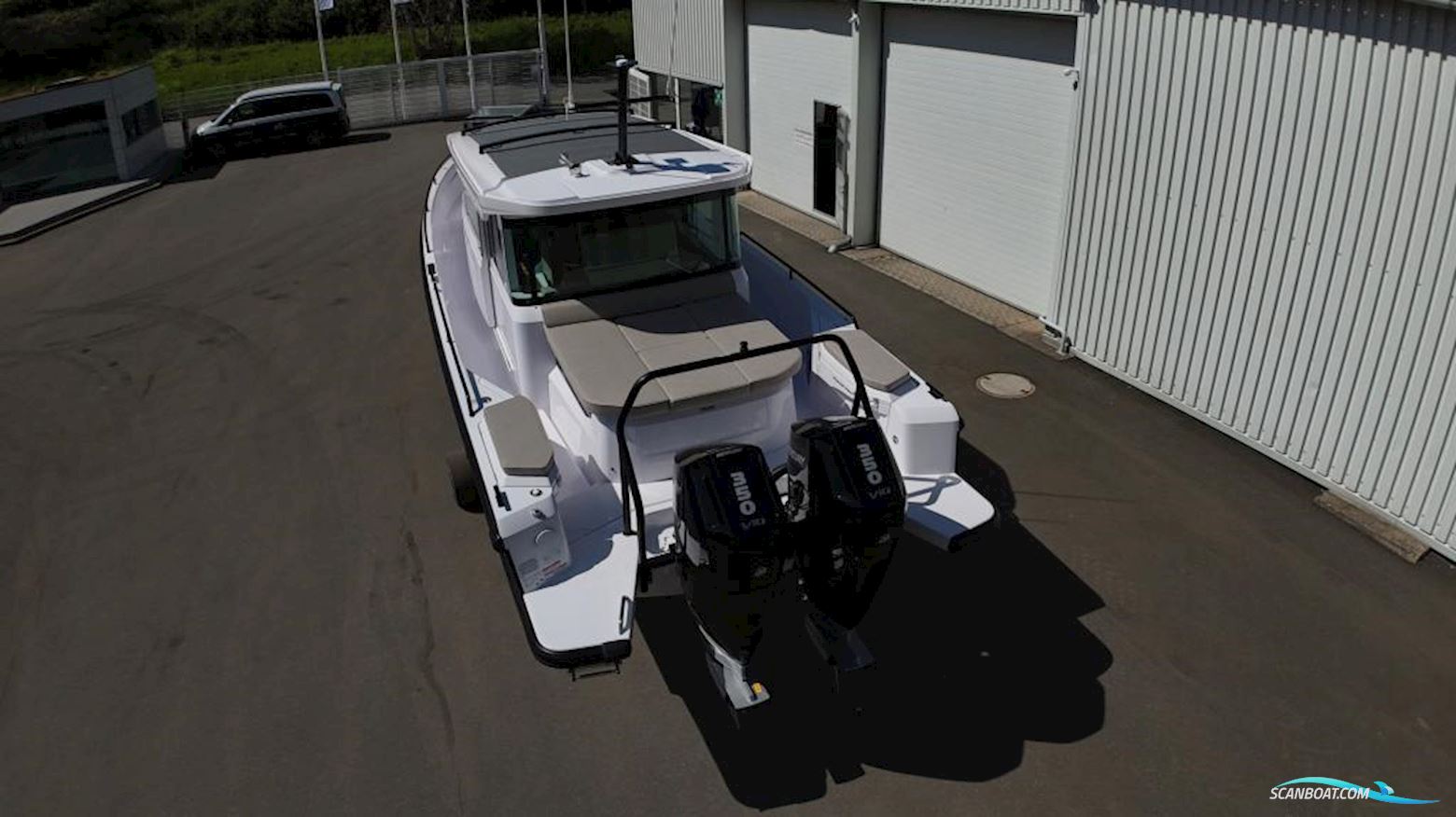 Axopar 37 Cross Cabin