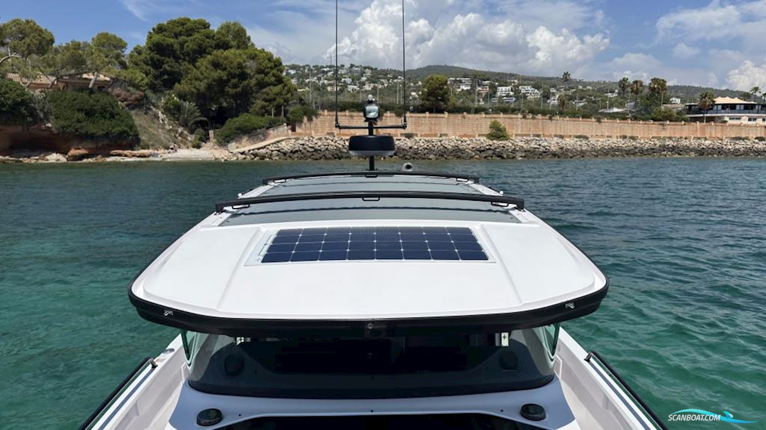 Axopar 37 Cross Cabin