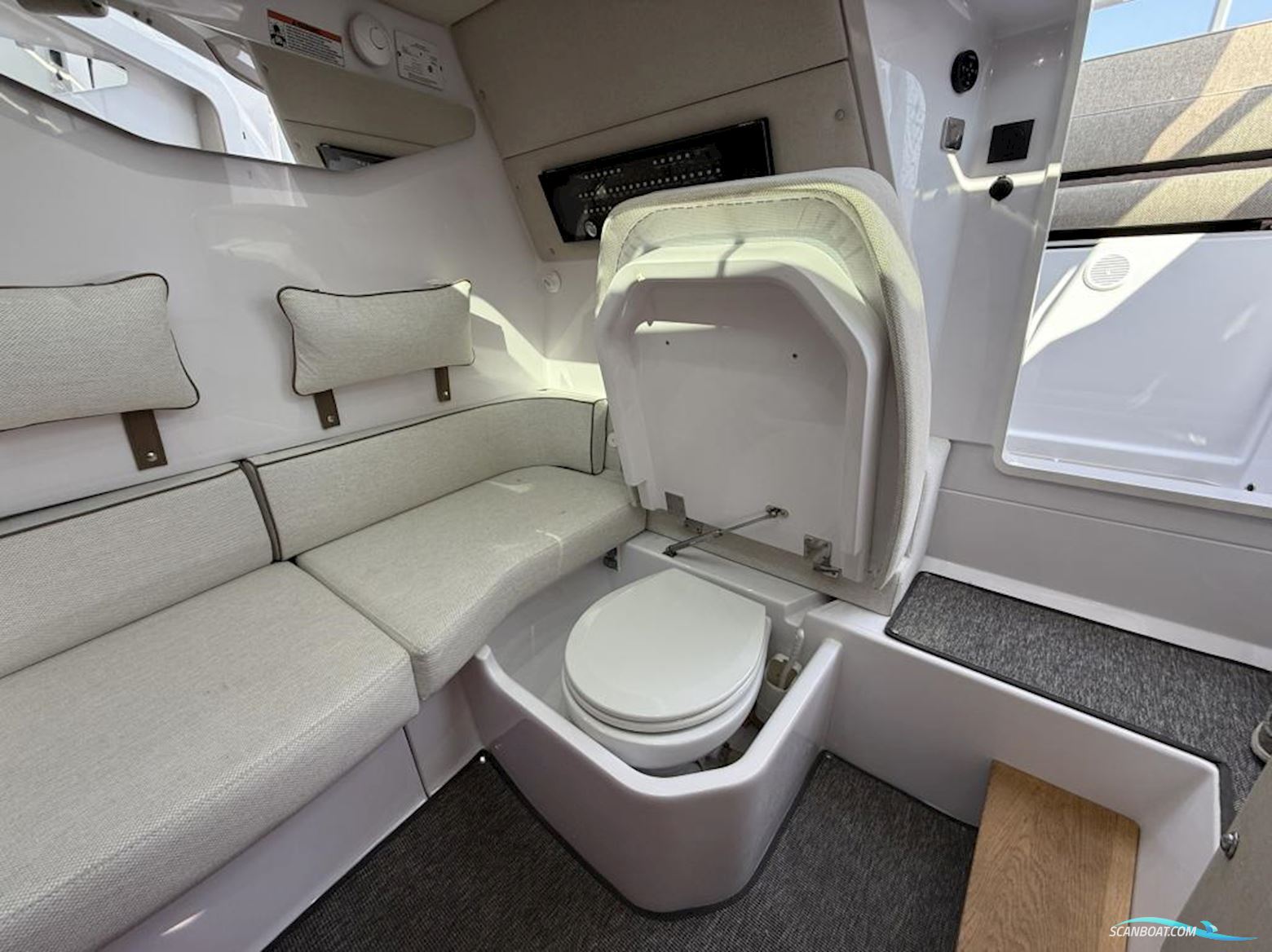 AXOPAR 37 Sun-Top - reserviert