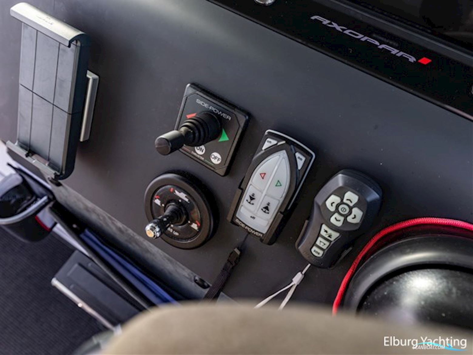 Axopar 37 XC Cross Cabin - Brabus 