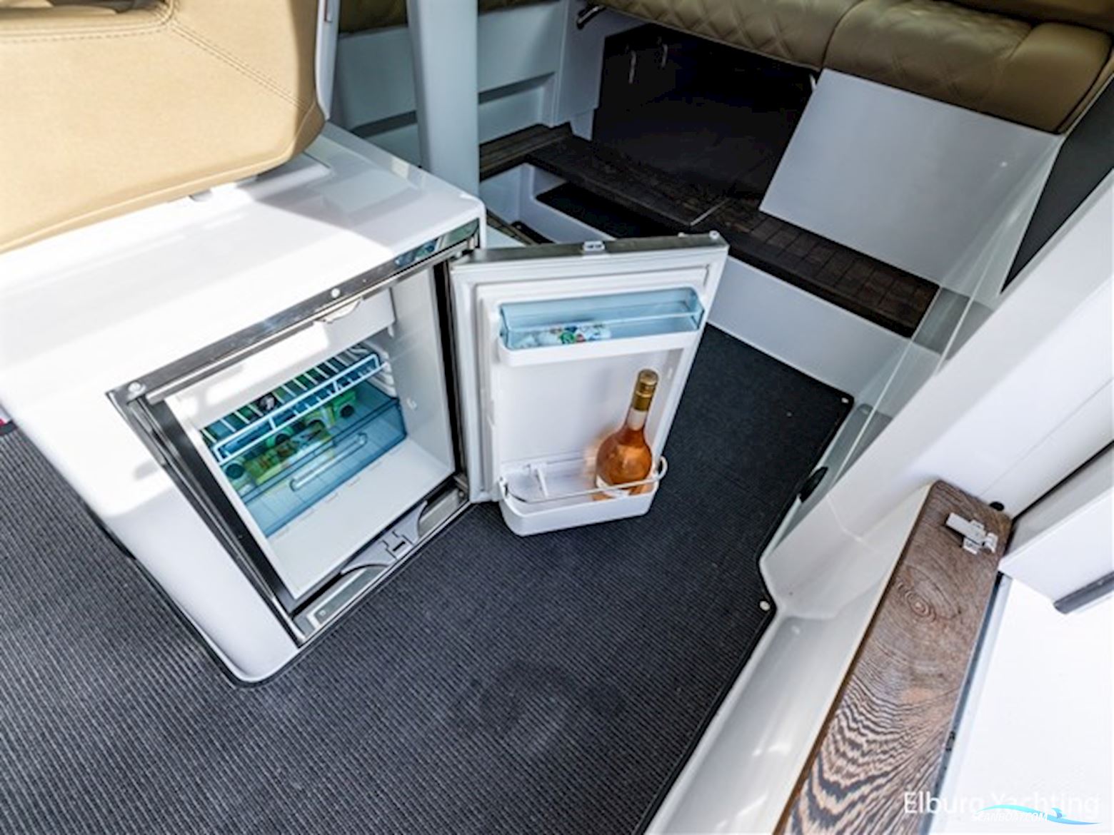 Axopar 37 XC Cross Cabin - Brabus 