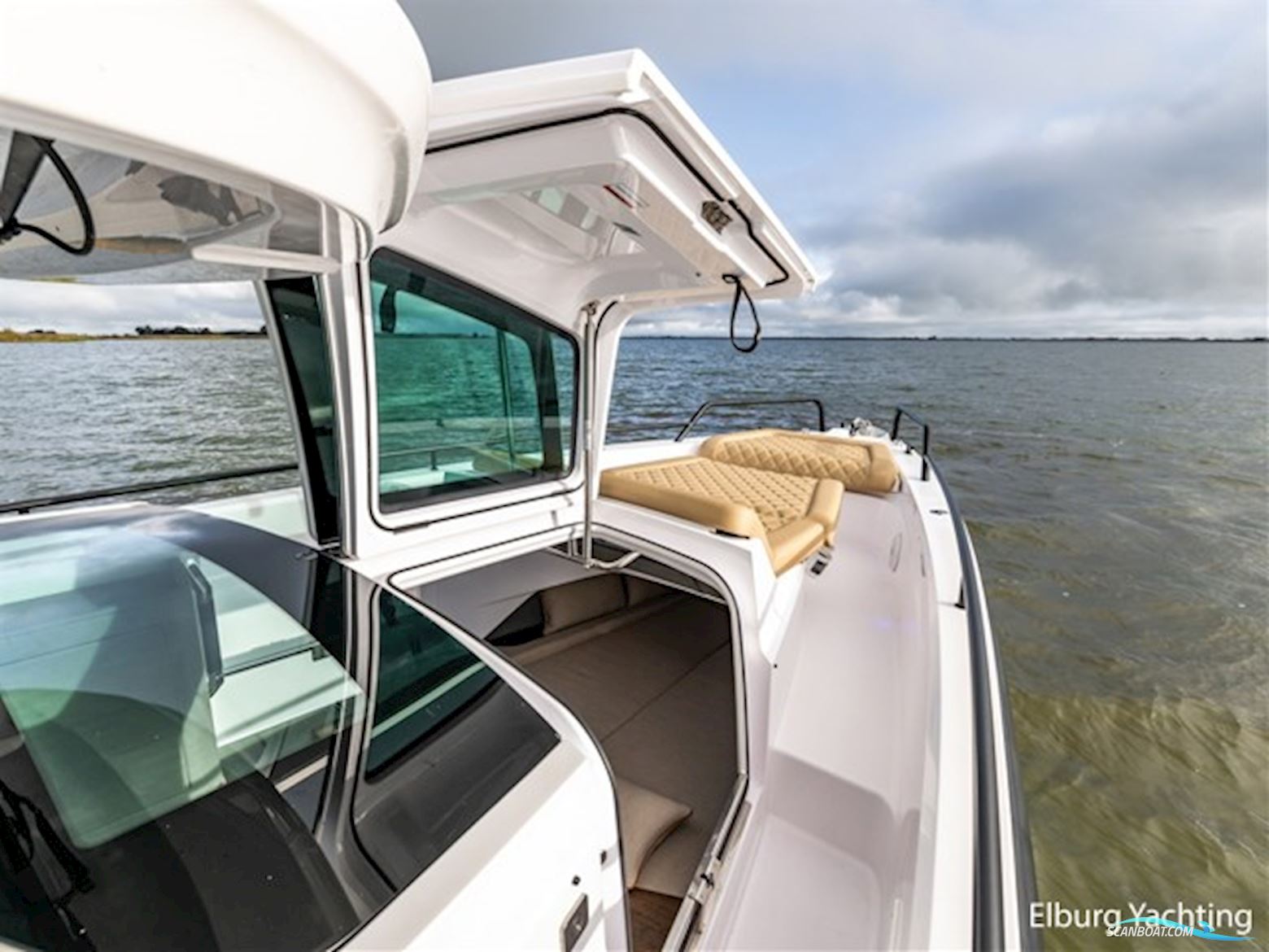 Axopar 37 XC Cross Cabin - Brabus 