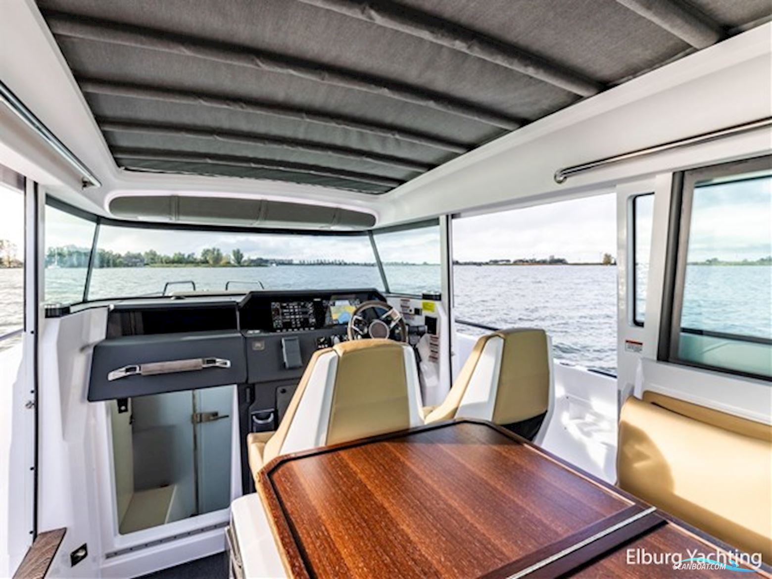 Axopar 37 XC Cross Cabin - Brabus 