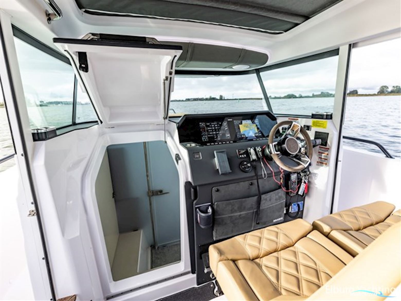 Axopar 37 XC Cross Cabin - Brabus 