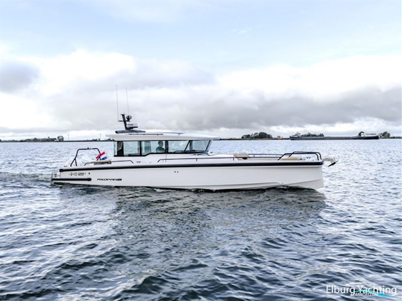 Axopar 37 XC Cross Cabin - Brabus 