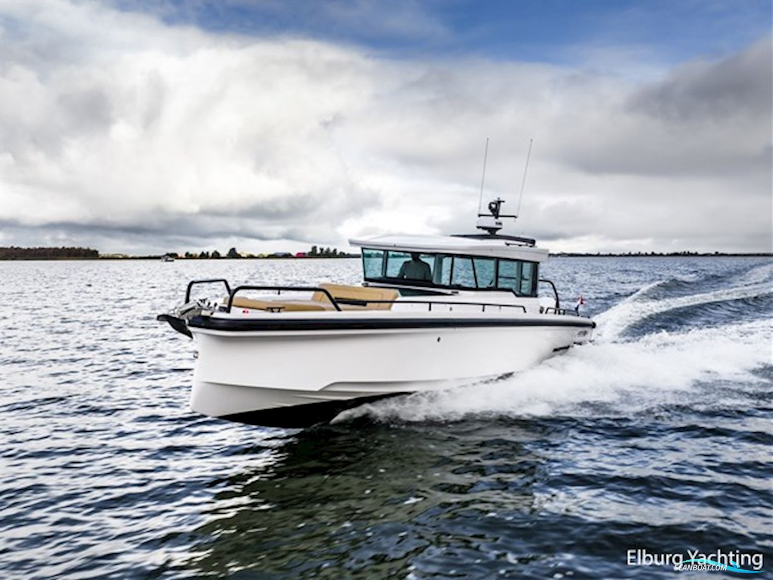 Axopar 37 XC Cross Cabin - Brabus 