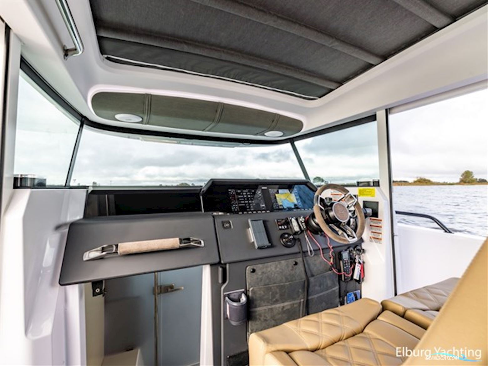 Axopar 37 XC Cross Cabin - Brabus