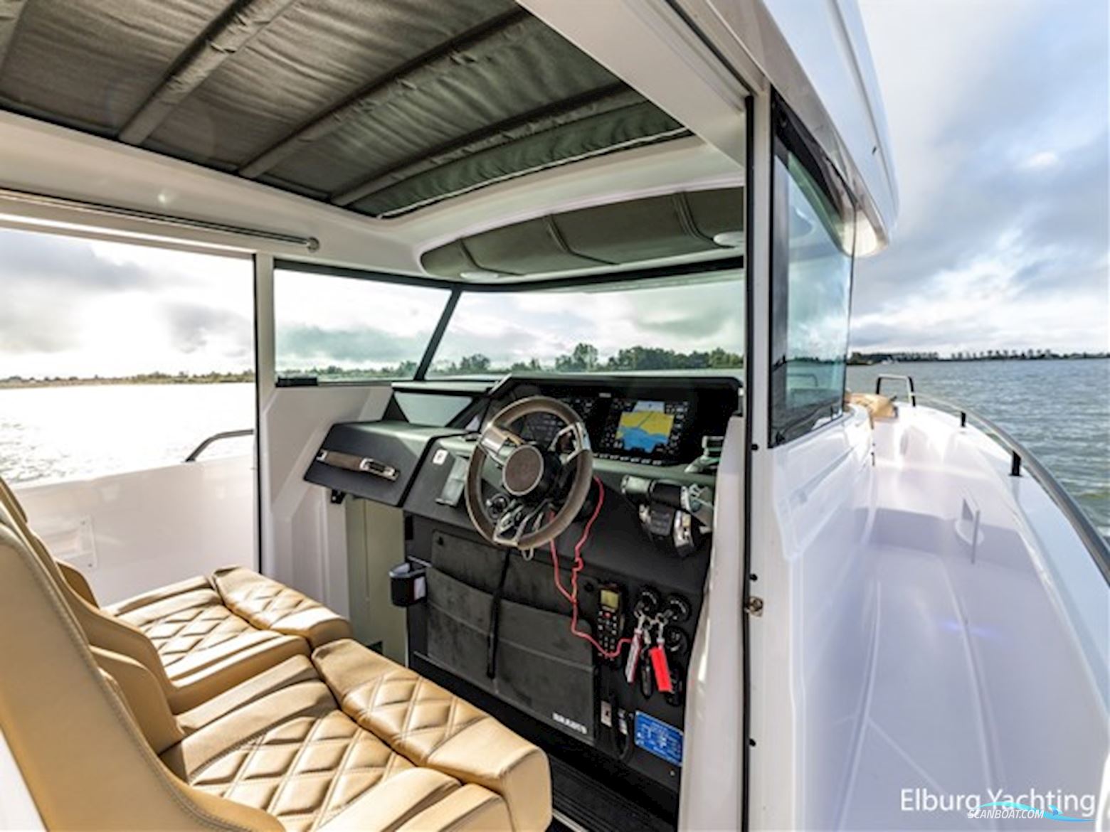 Axopar 37 XC Cross Cabin - Brabus