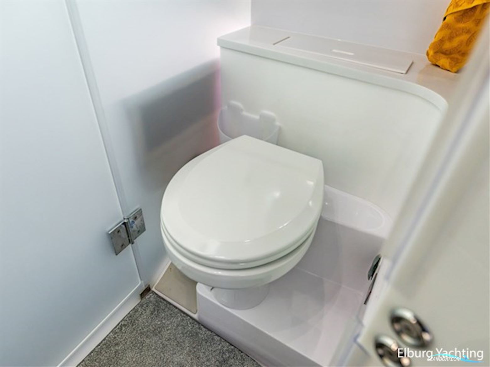 Axopar 37 XC Cross Cabin - Brabus