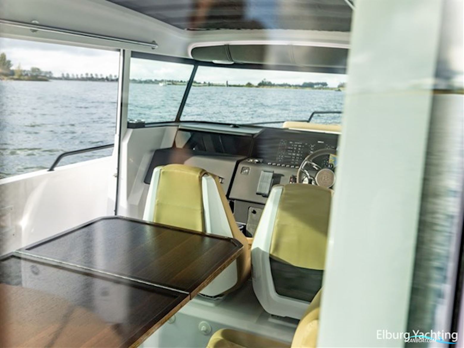 Axopar 37 XC Cross Cabin - Brabus