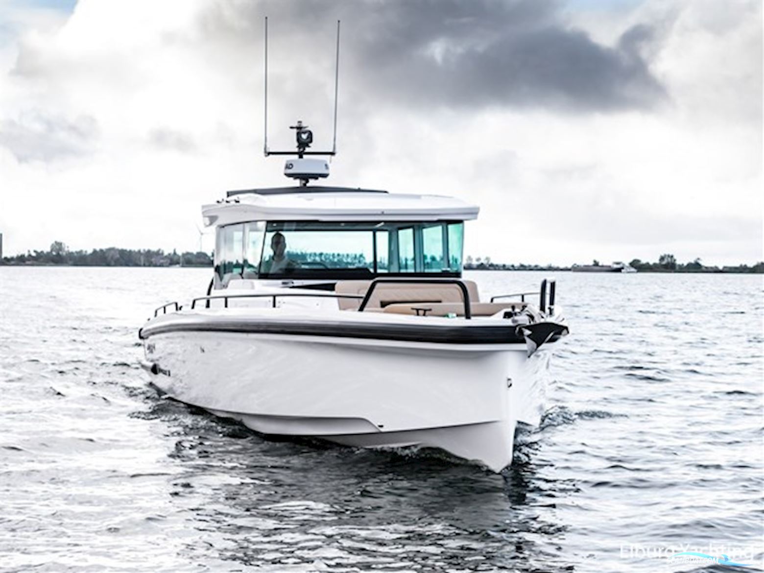 Axopar 37 XC Cross Cabin - Brabus