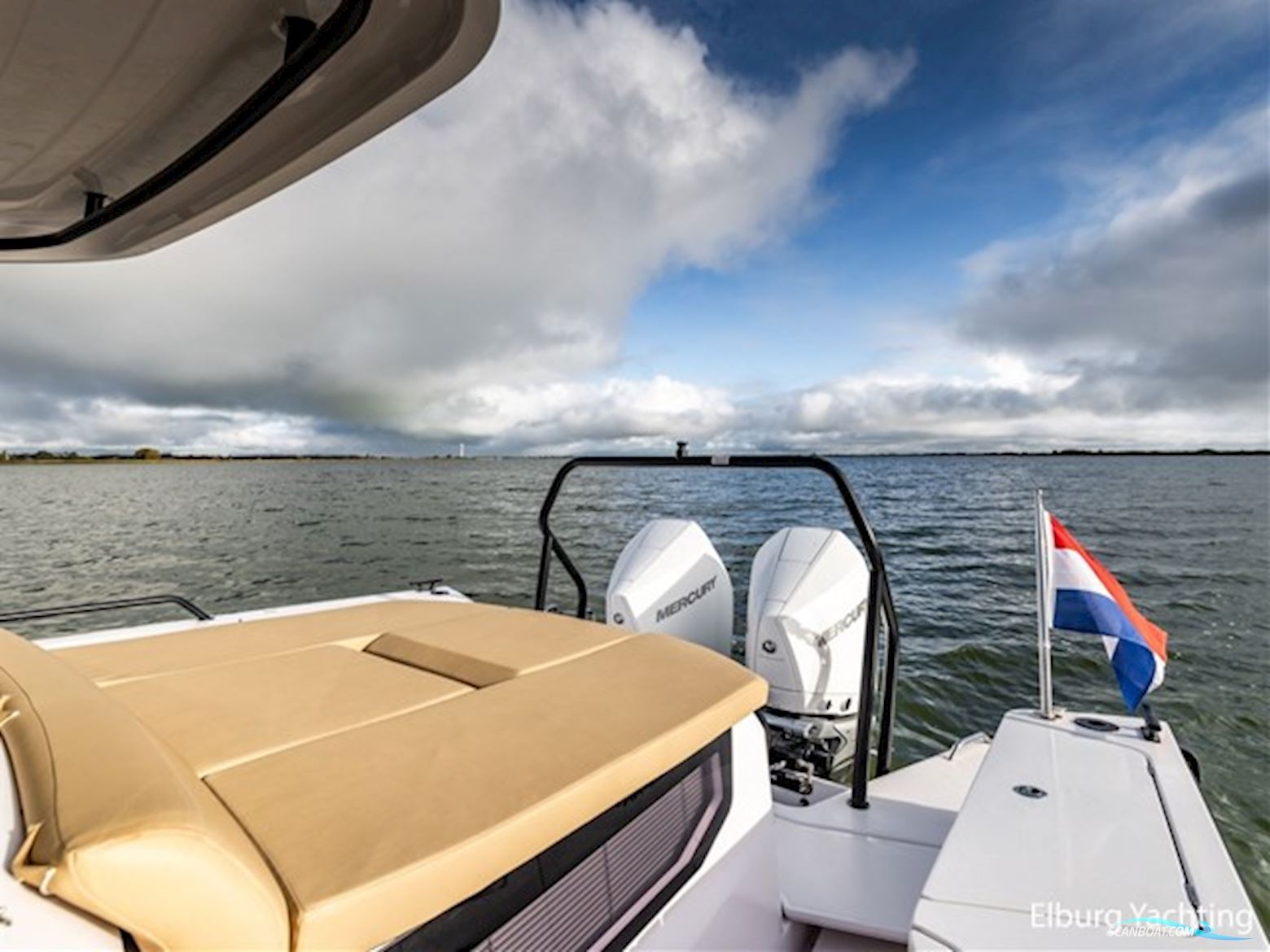 Axopar 37 XC Cross Cabin - Brabus