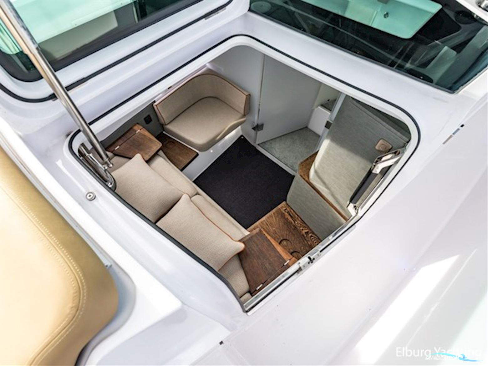 Axopar 37 XC Cross Cabin - Brabus