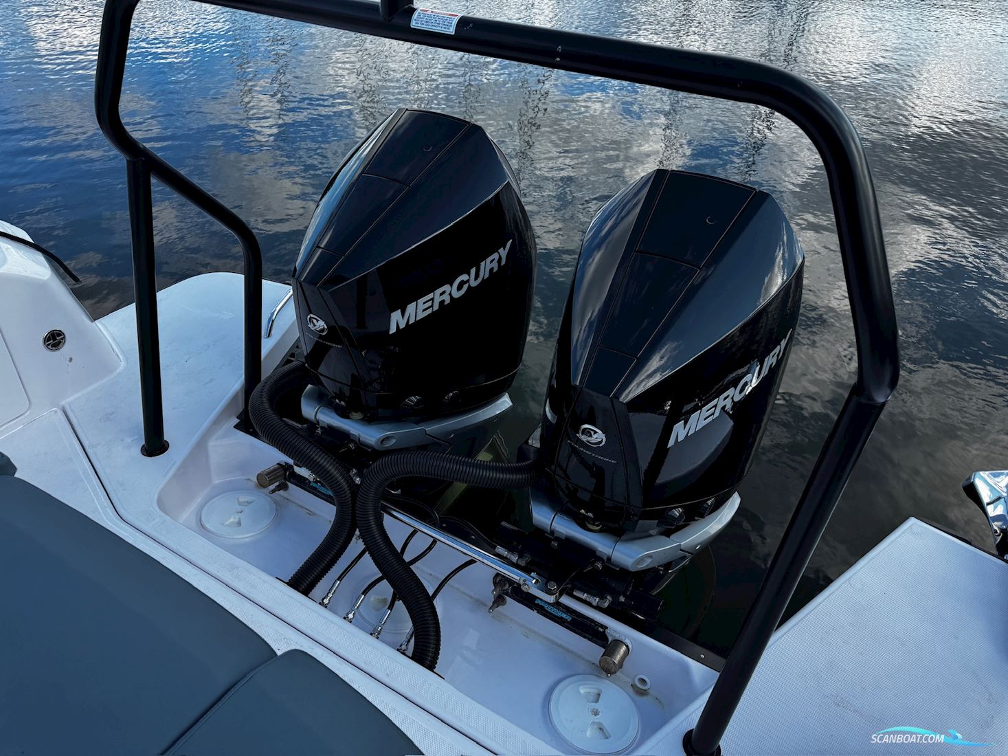 Axopar 37 XC Cross Cabin Brabus