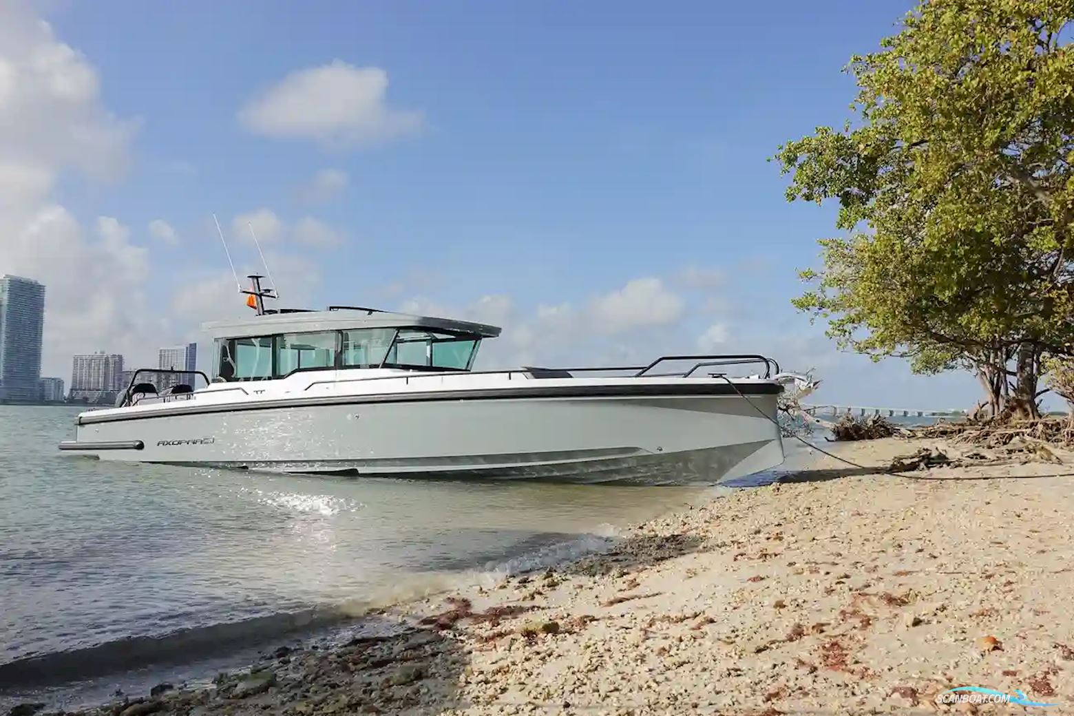 AXOPAR 37 XC Cross Cabin