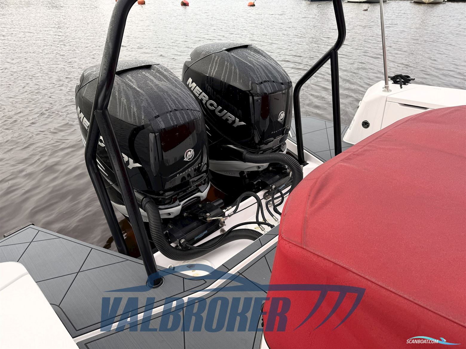 Axopar 37 XC Cross Cabin