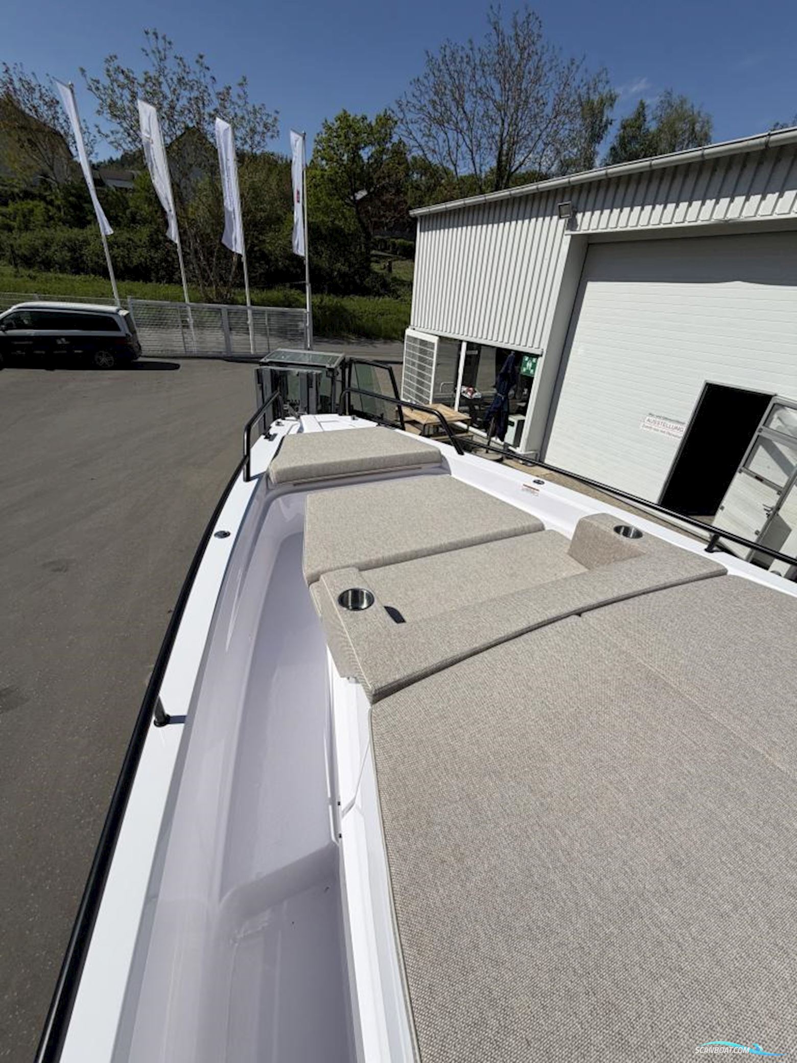 Axopar 37 XC Cross Cabin