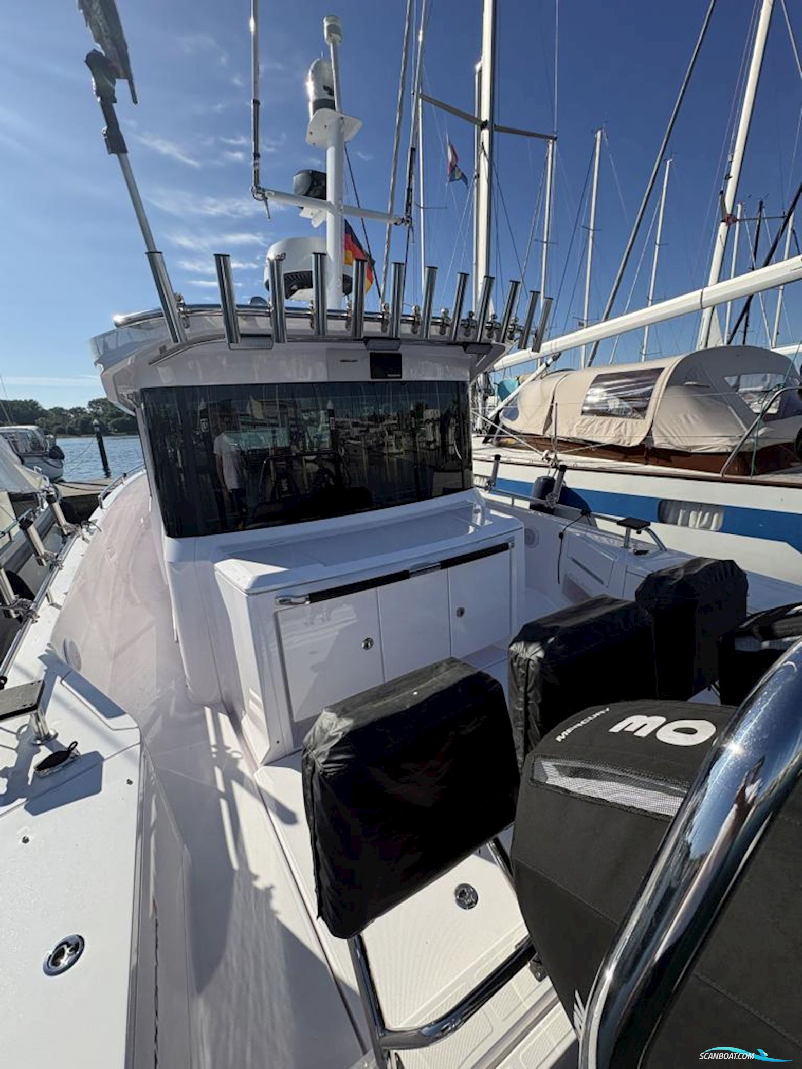 Axopar 37 XC Cross Cabin