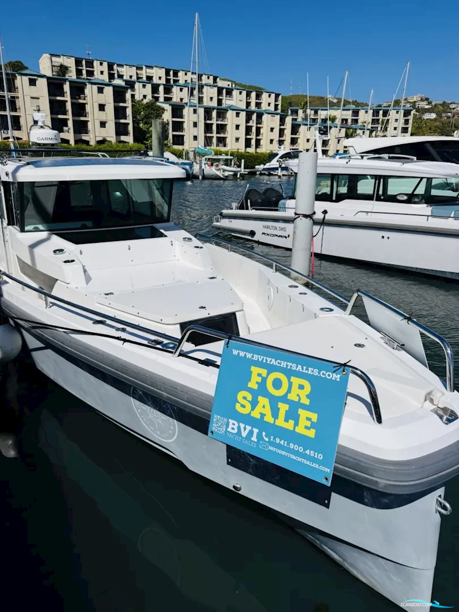 Axopar 37 XC Cross Cabin