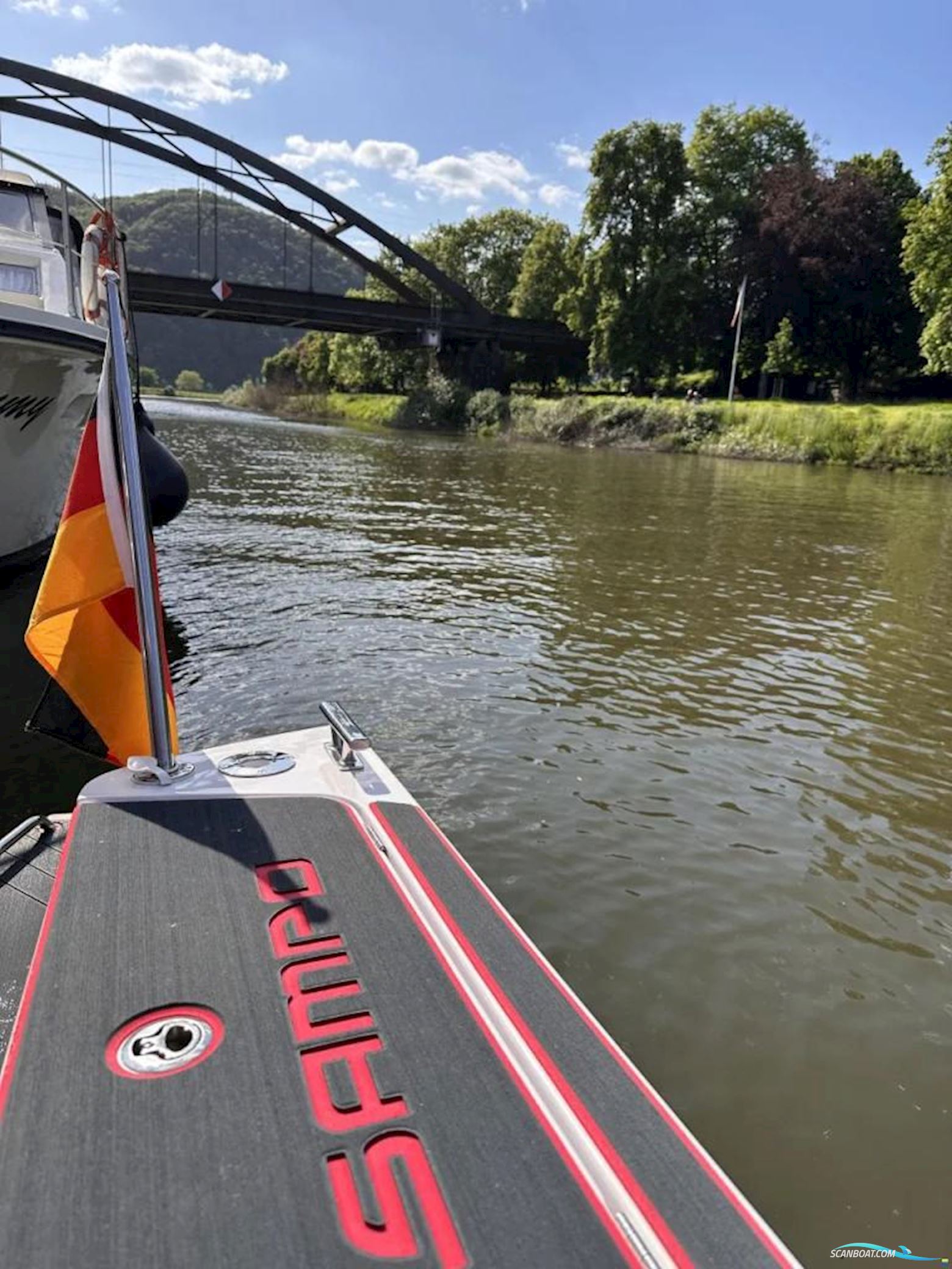 AXOPAR 37 XC Cross Cabin