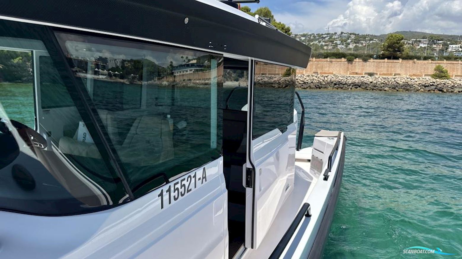 Axopar 37 XC Cross Cabin